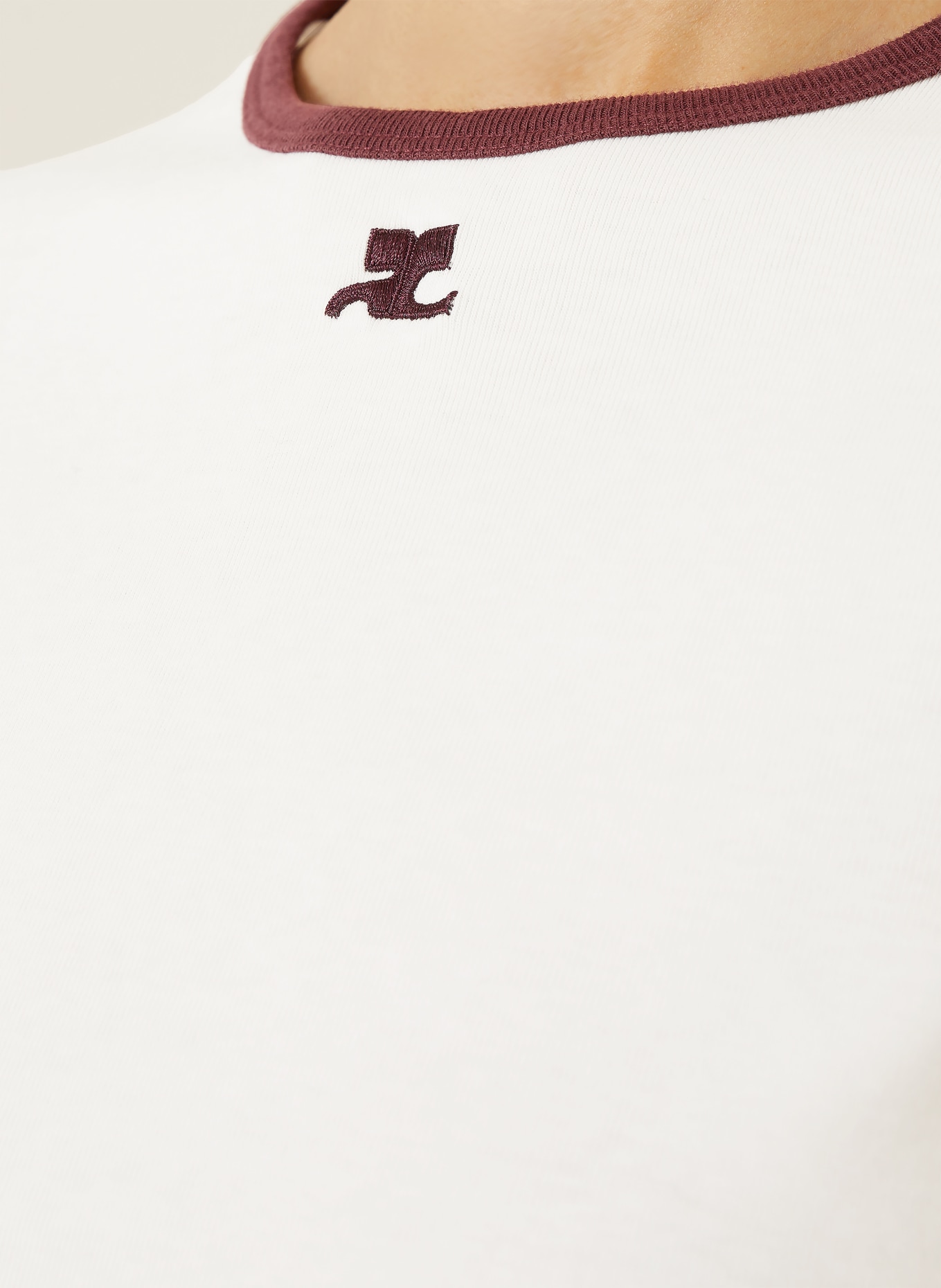 Courrèges T-shirt: CRÈME / ROUGE FONCÉ