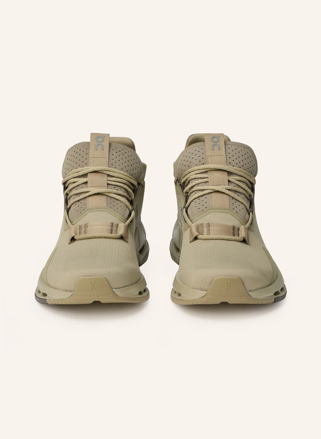 On Sneaker CLOUDNOVA 2: GRAU