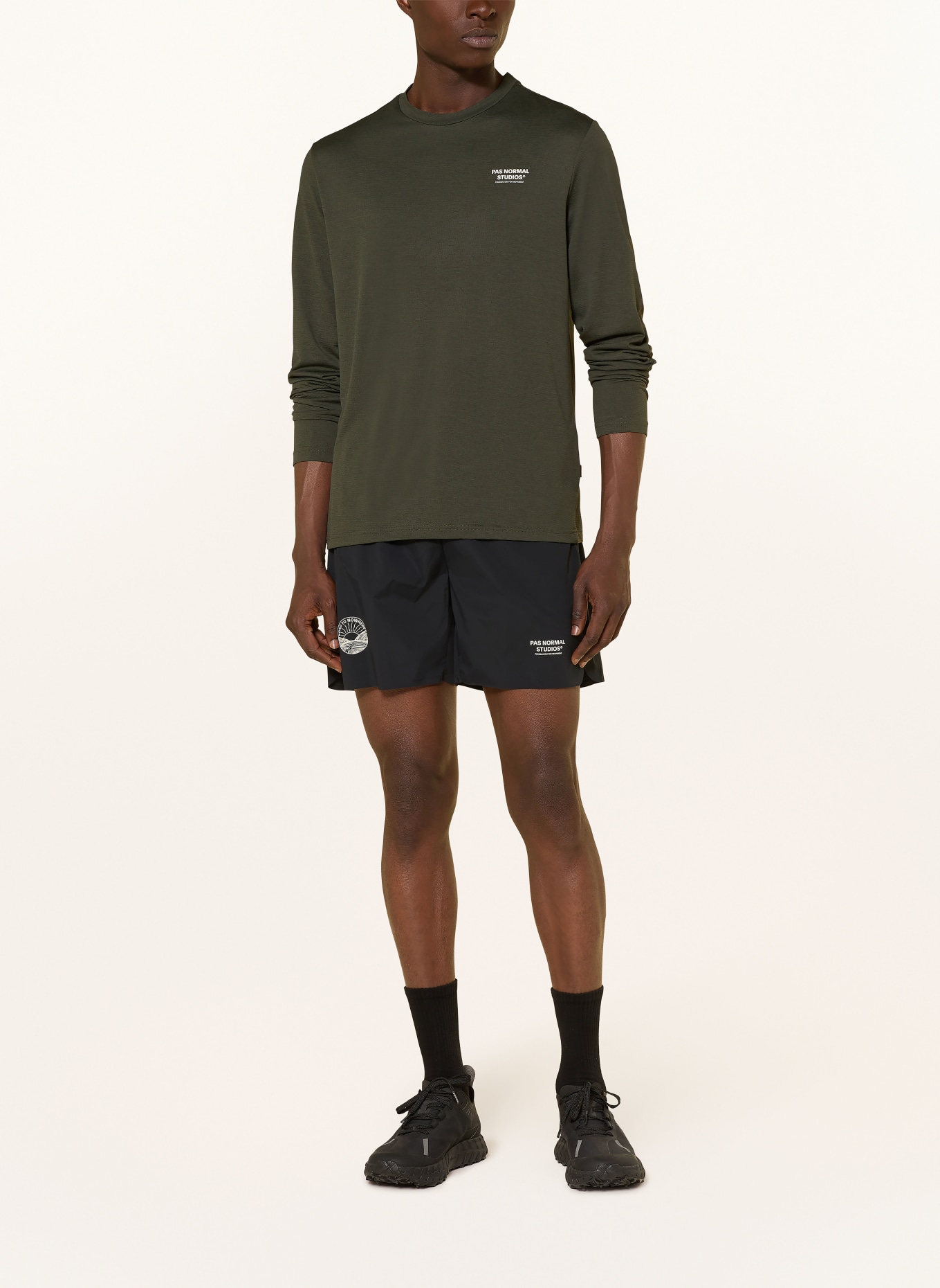 PAS NORMAL STUDIOS 2-in-1-Laufshorts BALANCE: SCHWARZ