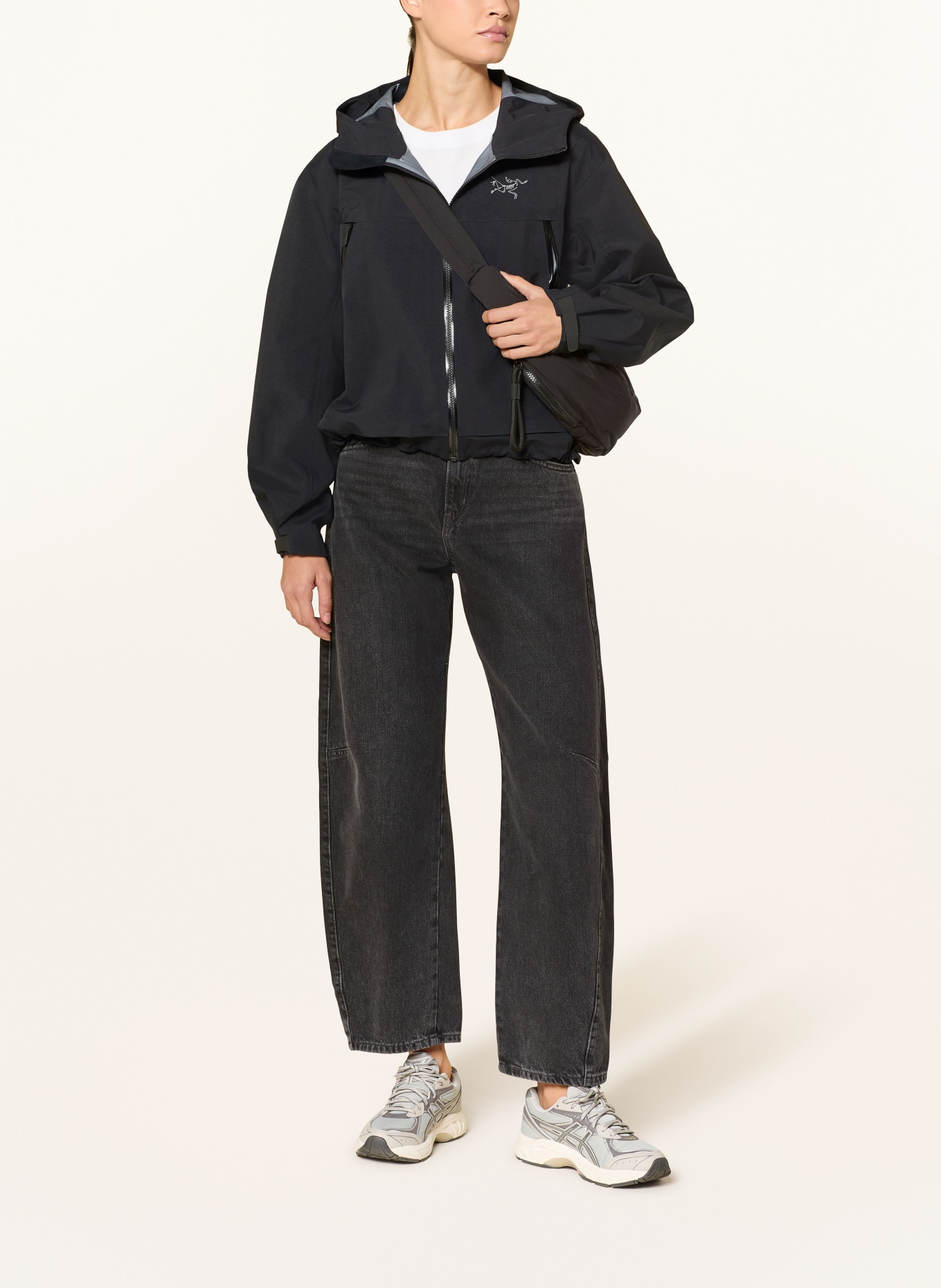 ARC'TERYX Hardshell-Jacke ALTIRA CROPPED: SCHWARZ