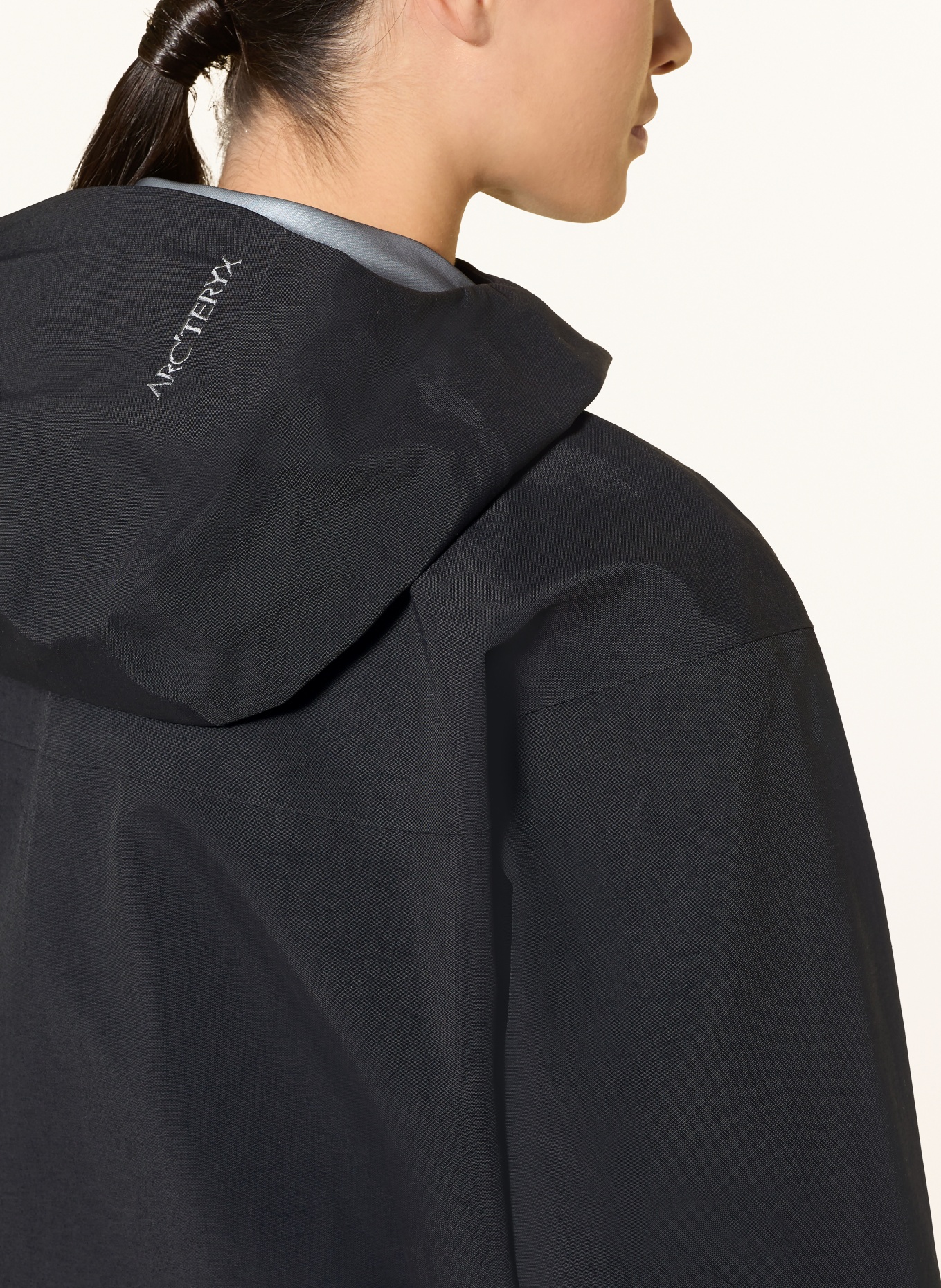 ARC'TERYX Hardshell-Jacke ALTIRA CROPPED: SCHWARZ