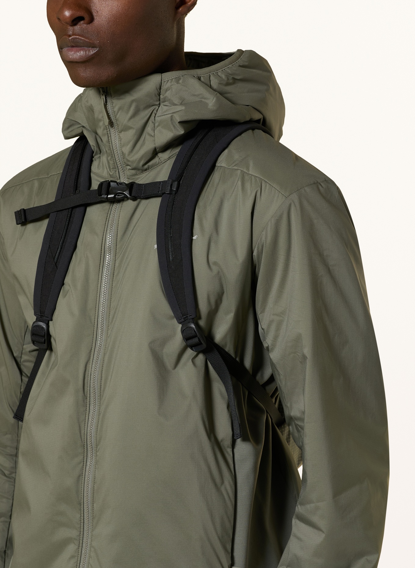 ARC'TERYX KONSEAL 15 backpack: OLIVE / WHITE