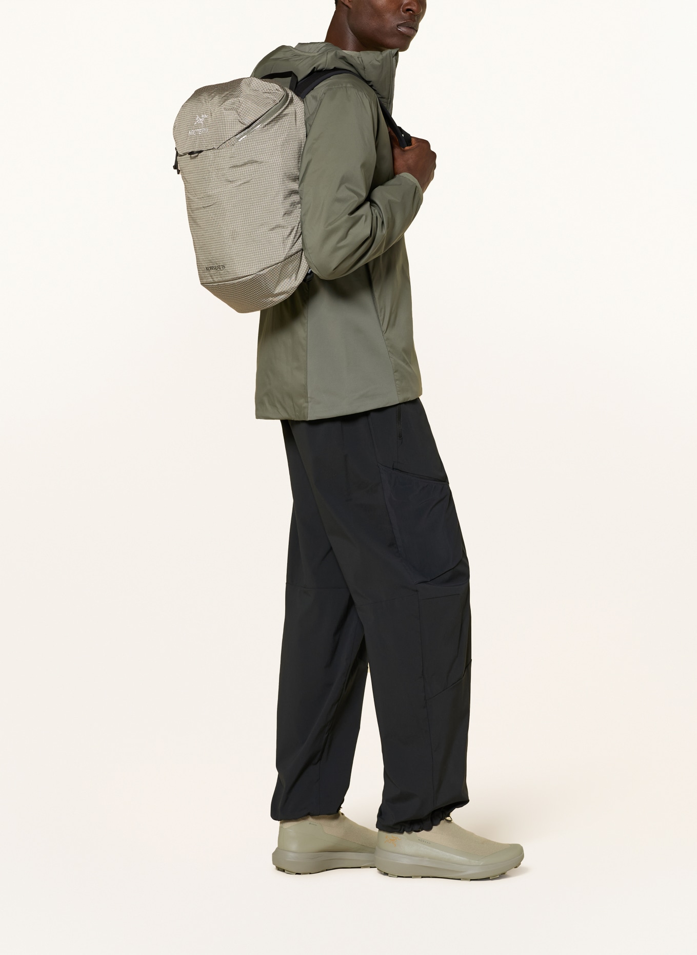 ARC'TERYX KONSEAL 15 backpack in olive / white