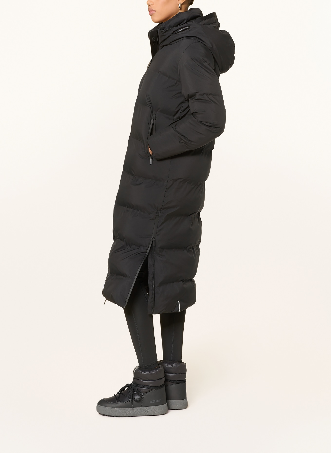 khujo Steppmantel: SCHWARZ