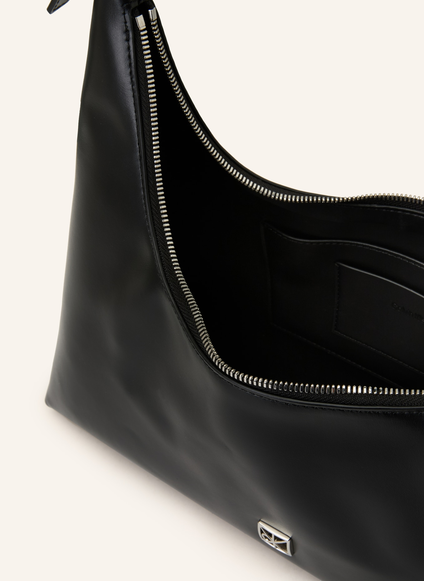 Calvin Klein Schultertasche: SCHWARZ