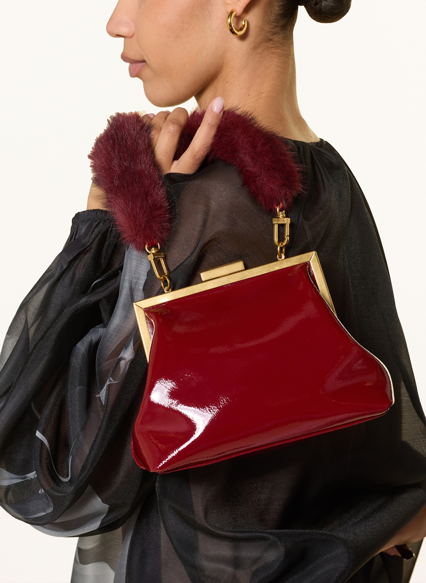 TED BAKER Handtasche PURCEL mit Kunstfell: ROT