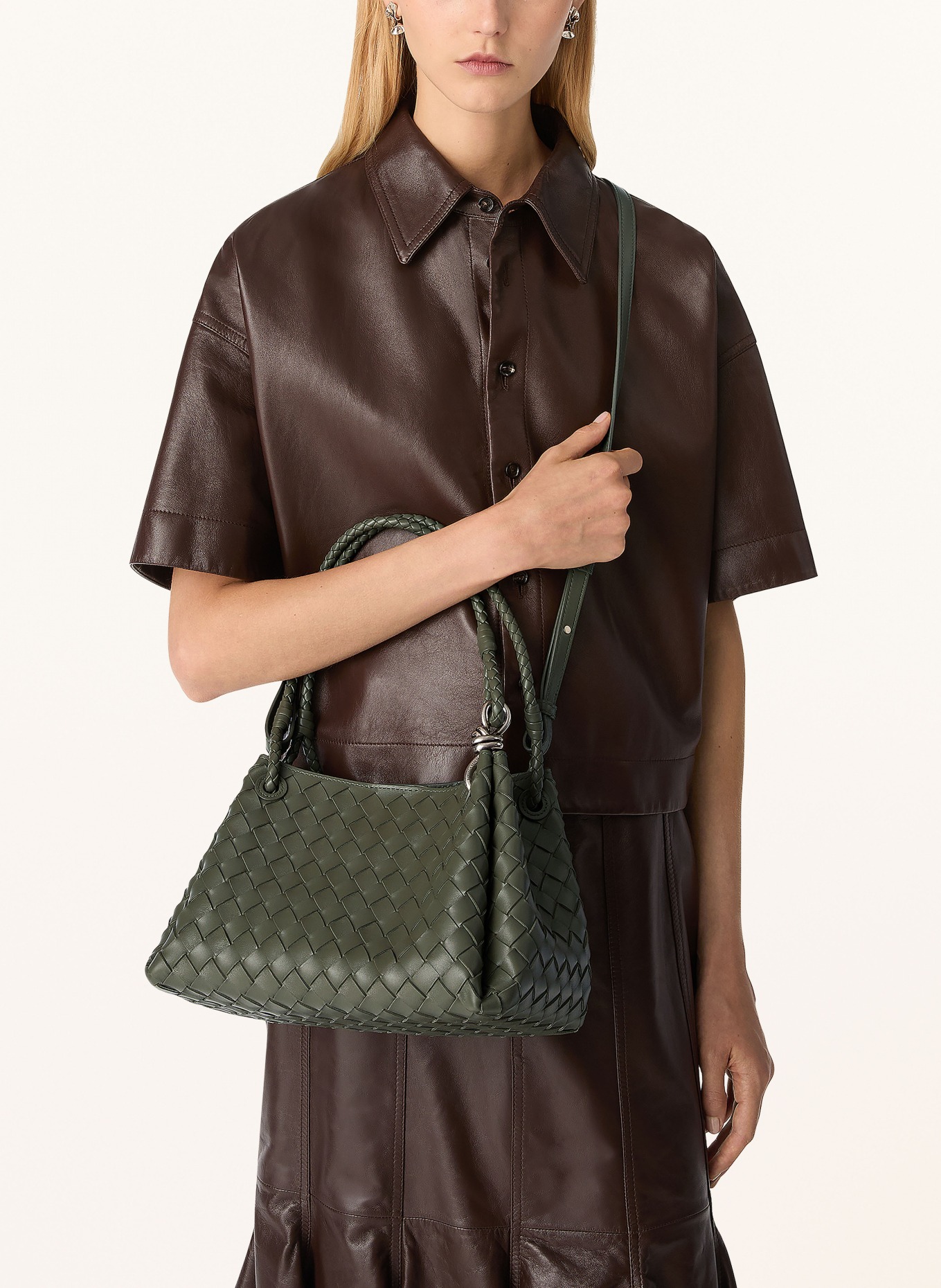 BOTTEGA VENETA Umhängetasche PARACHUTE MEDIUM: PICKLE / VINTAGE SILVER