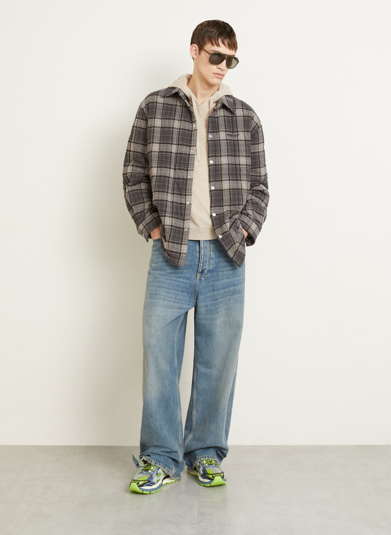 Off-White Stepp-Overjacket: GRAU / SCHWARZ