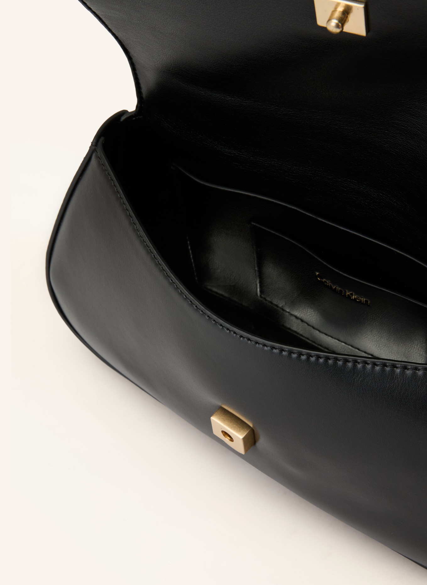 Calvin Klein Umhängetasche: SCHWARZ