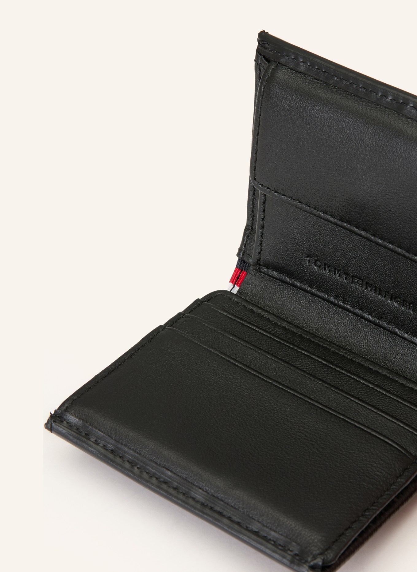 TOMMY HILFIGER peněženka: ČERNÁ