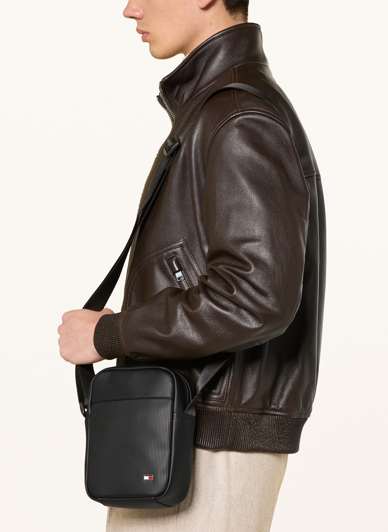 TOMMY HILFIGER shoulder bag: BLACK