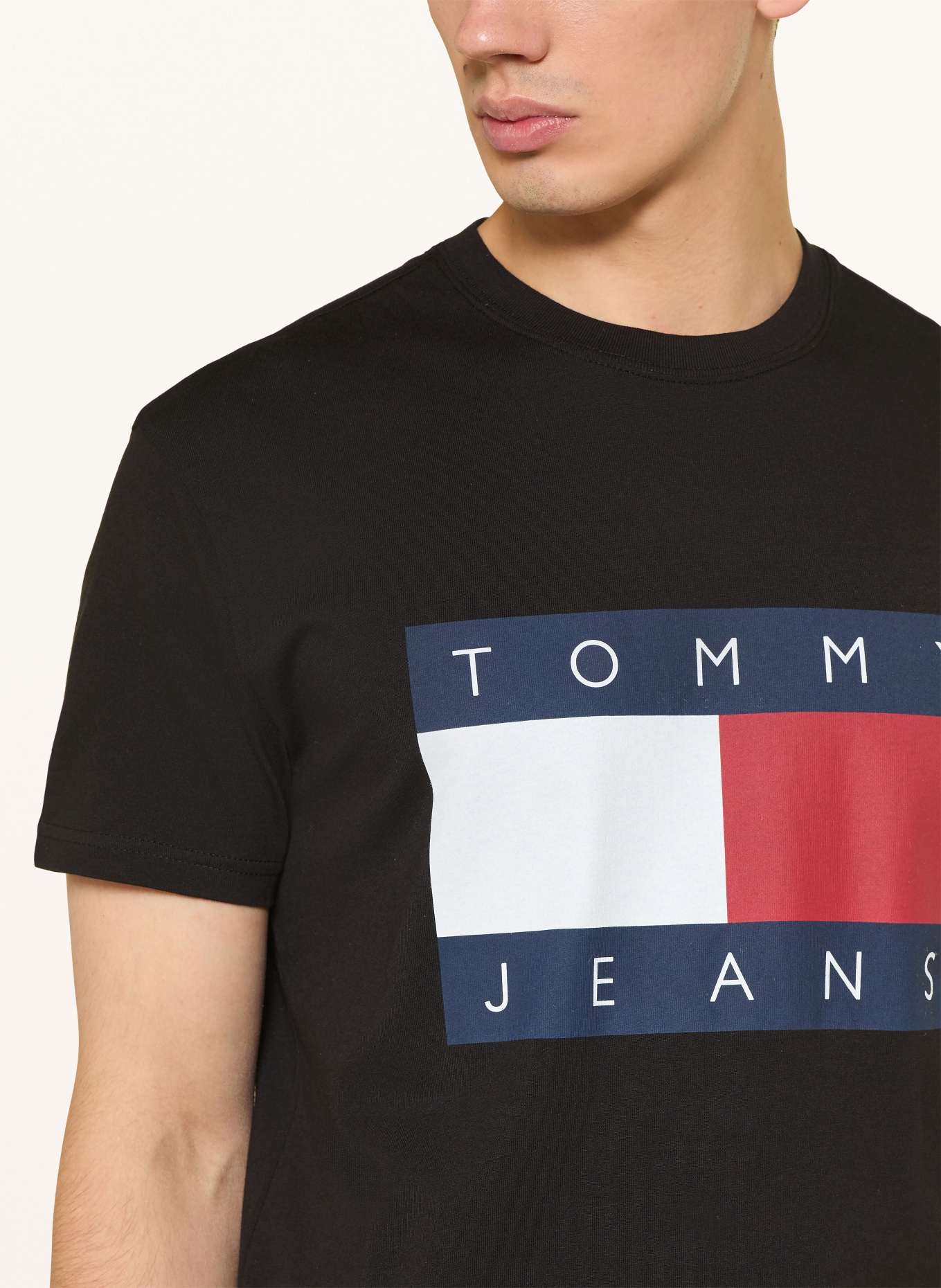 TOMMY JEANS T-Shirt: SCHWARZ / ROT / WEISS