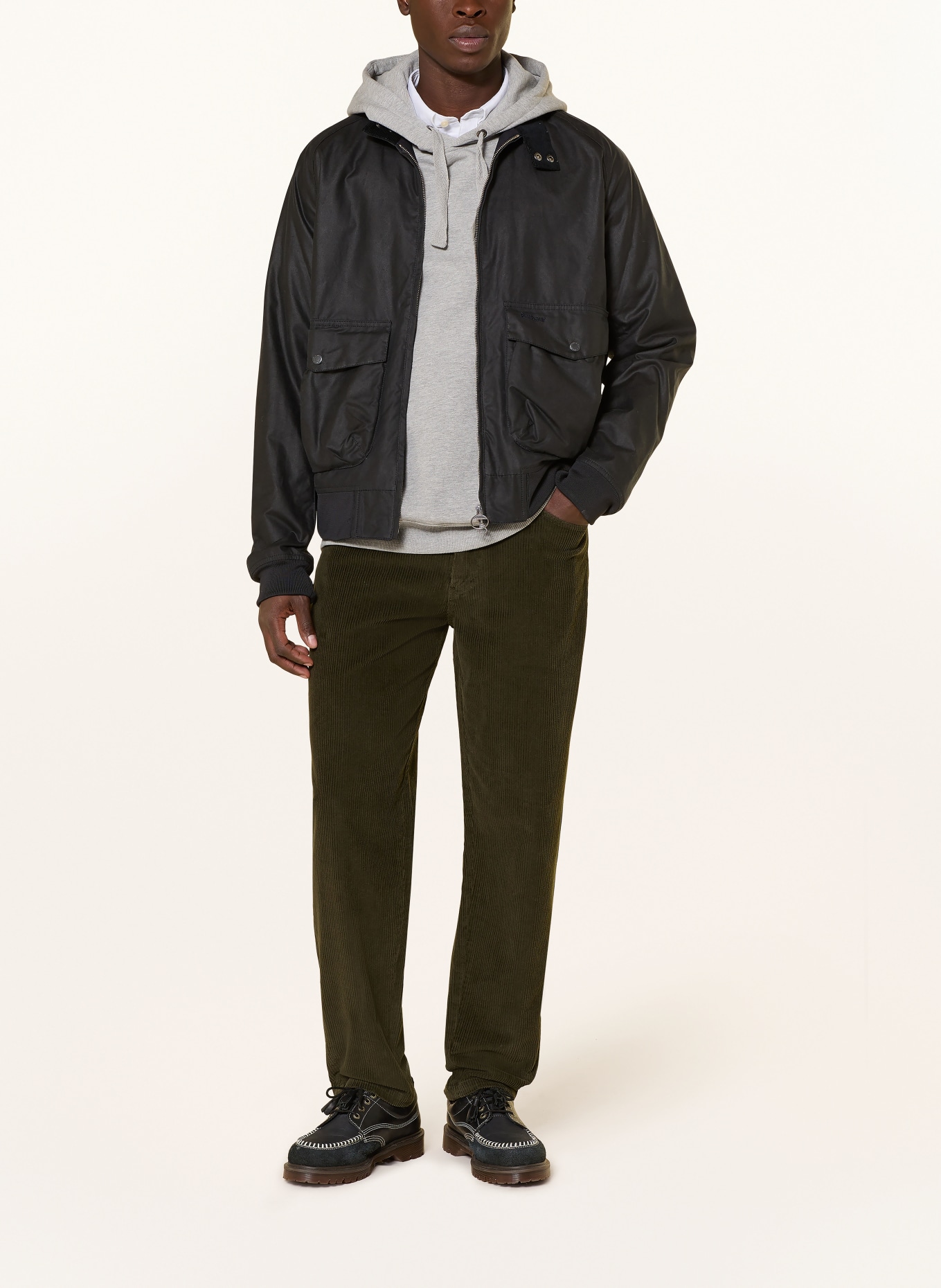 Barbour Cordhose Regular Fit: GN91 FOREST