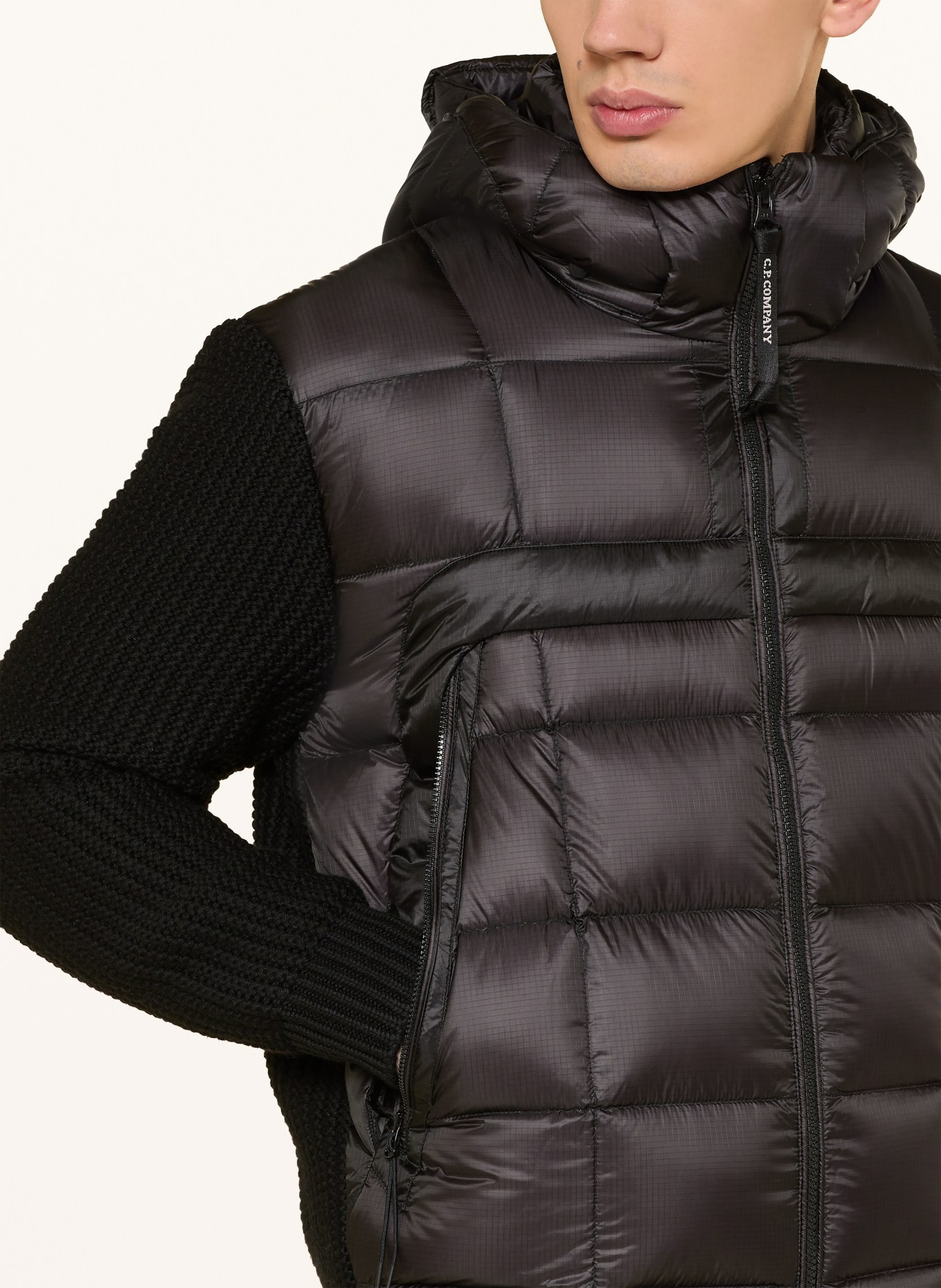 C.P. COMPANY Steppjacke im Materialmix: SCHWARZ