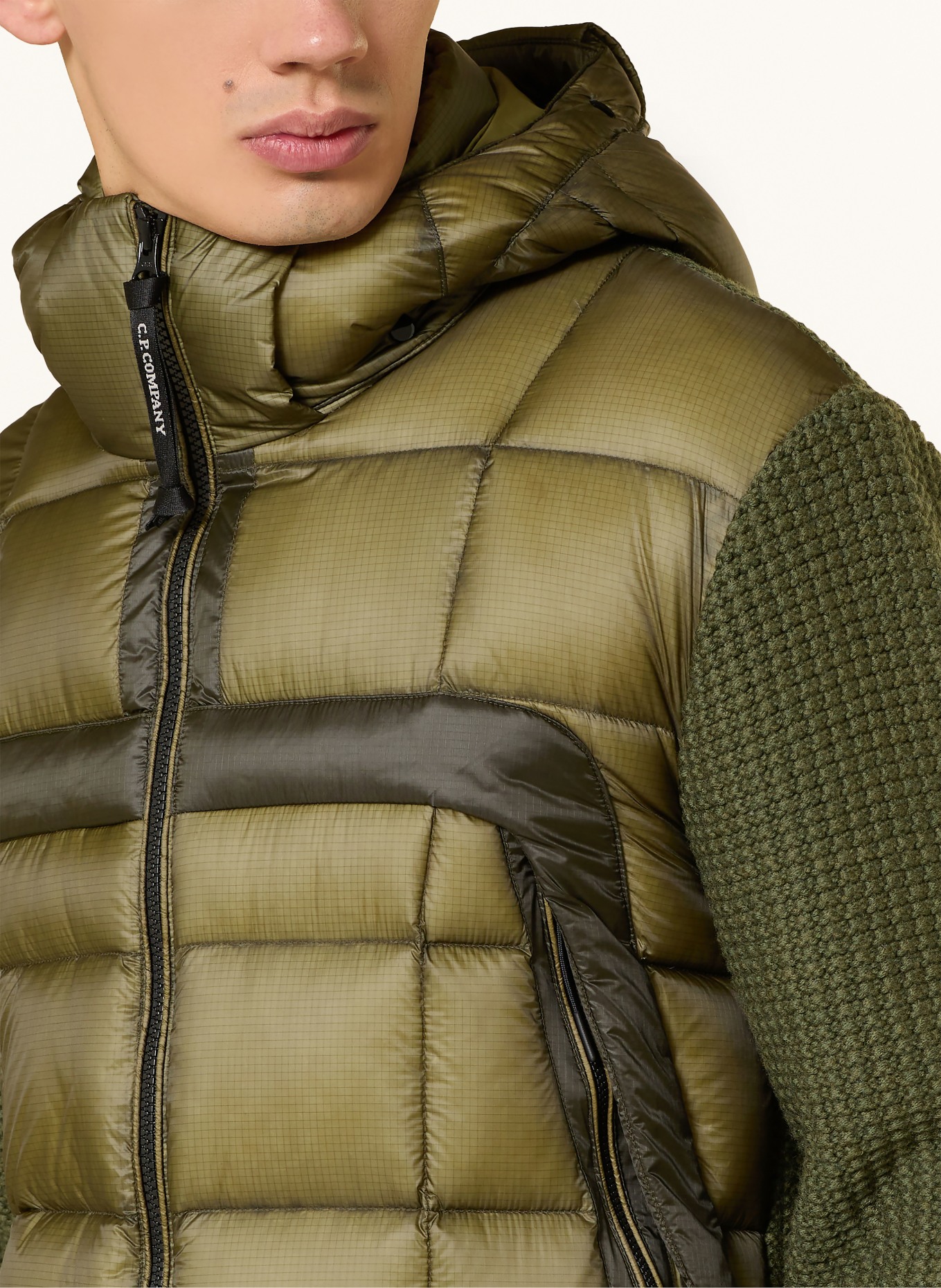 C.P. COMPANY Steppjacke im Materialmix: OLIV