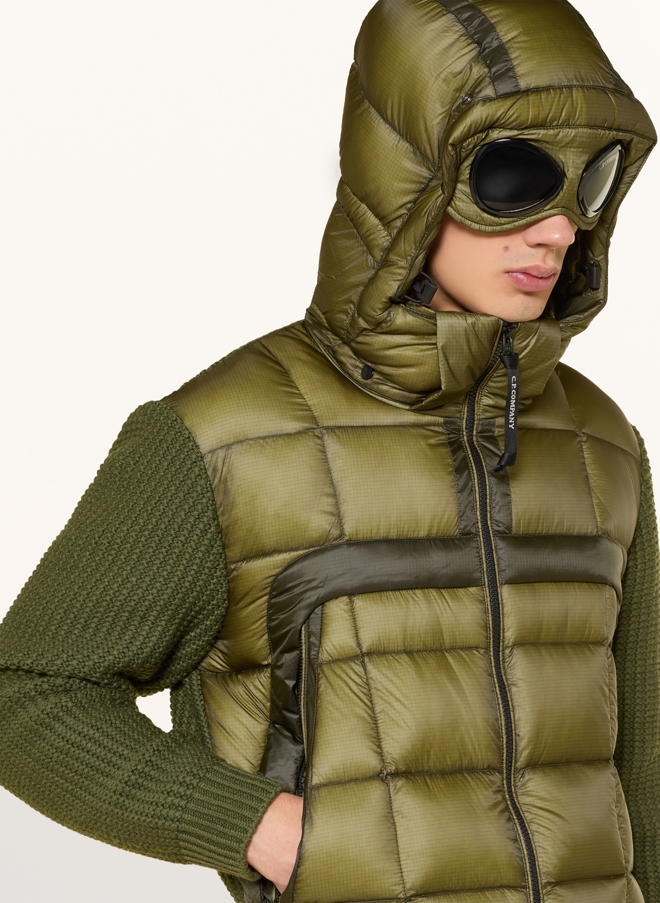 C.P. COMPANY Steppjacke im Materialmix: OLIV