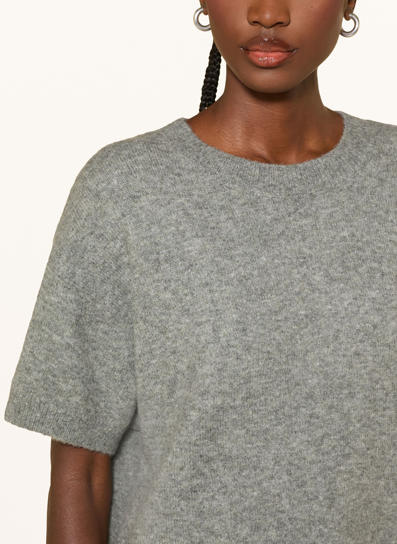 MRS & HUGS pletené tričko: ŠEDÁ