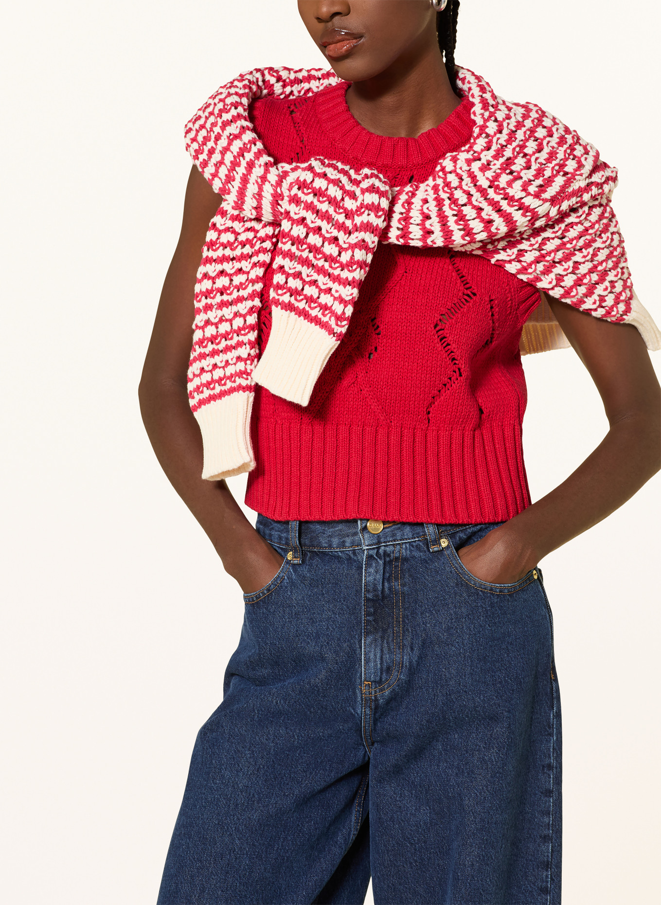 MRS & HUGS sleeveless sweater: RED