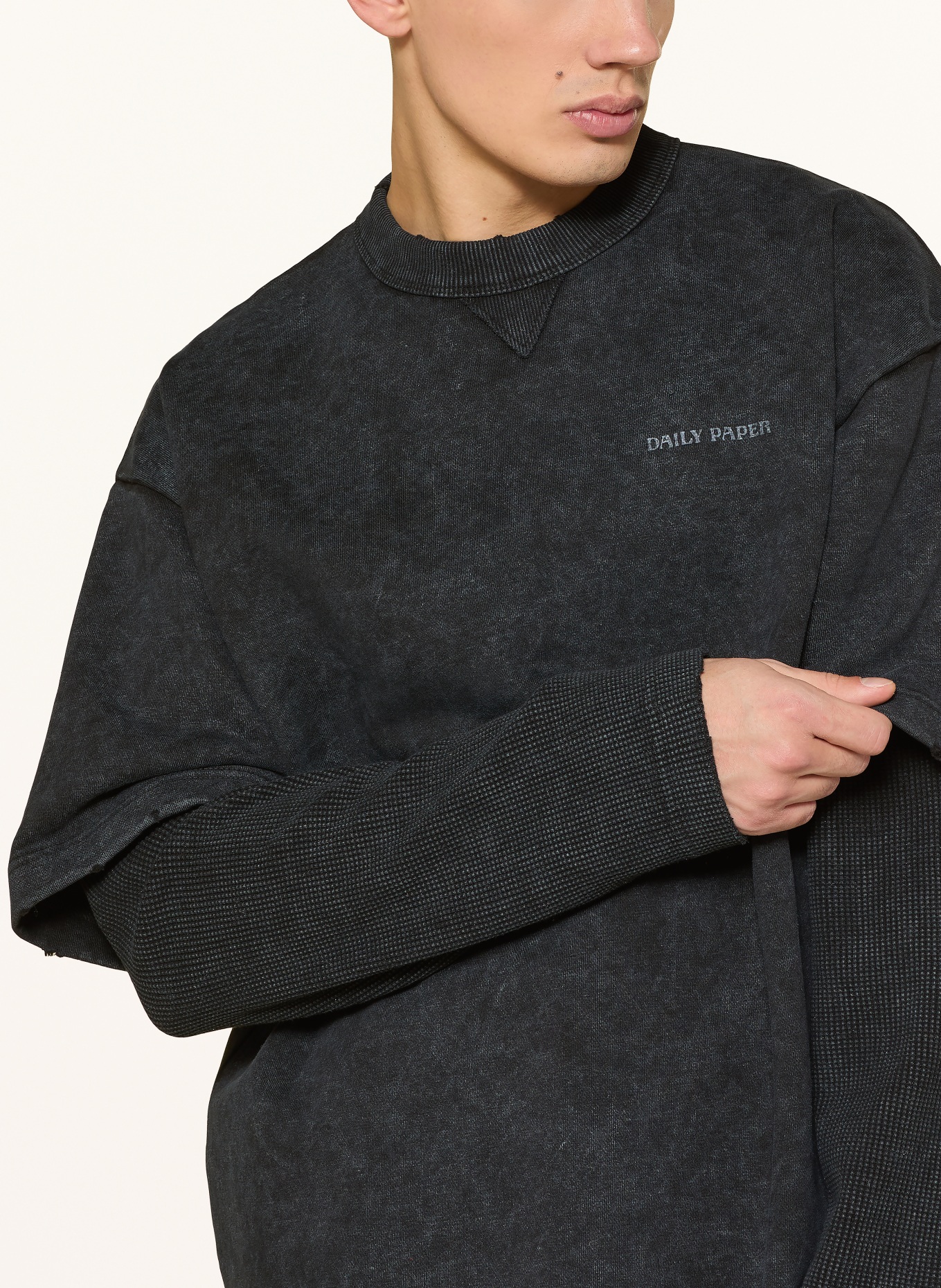 DAILY PAPER Sweatshirt im Materialmix: SCHWARZ