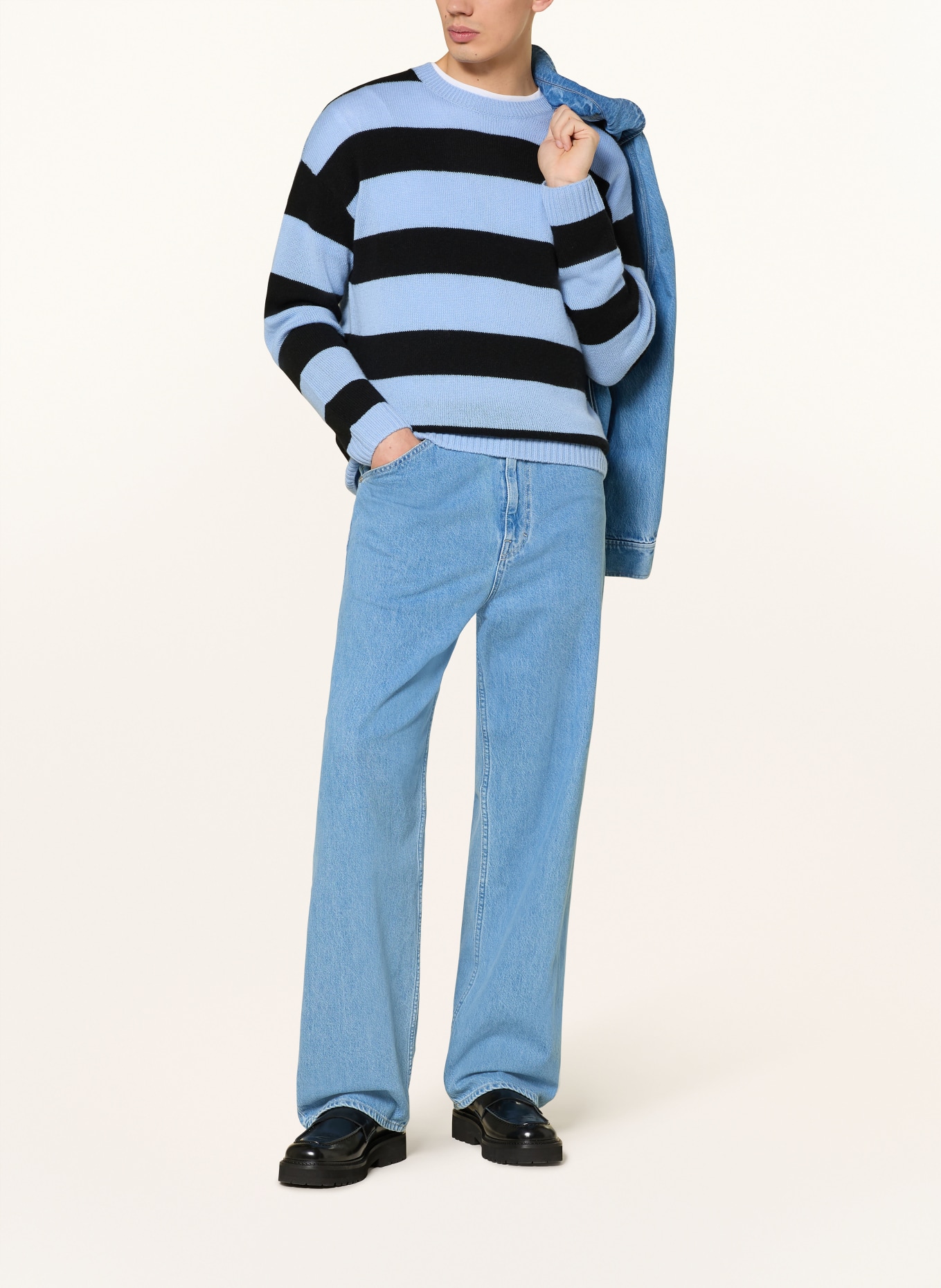 CLOSED Kasjmiertrui: LICHTBLAUW / ZWART