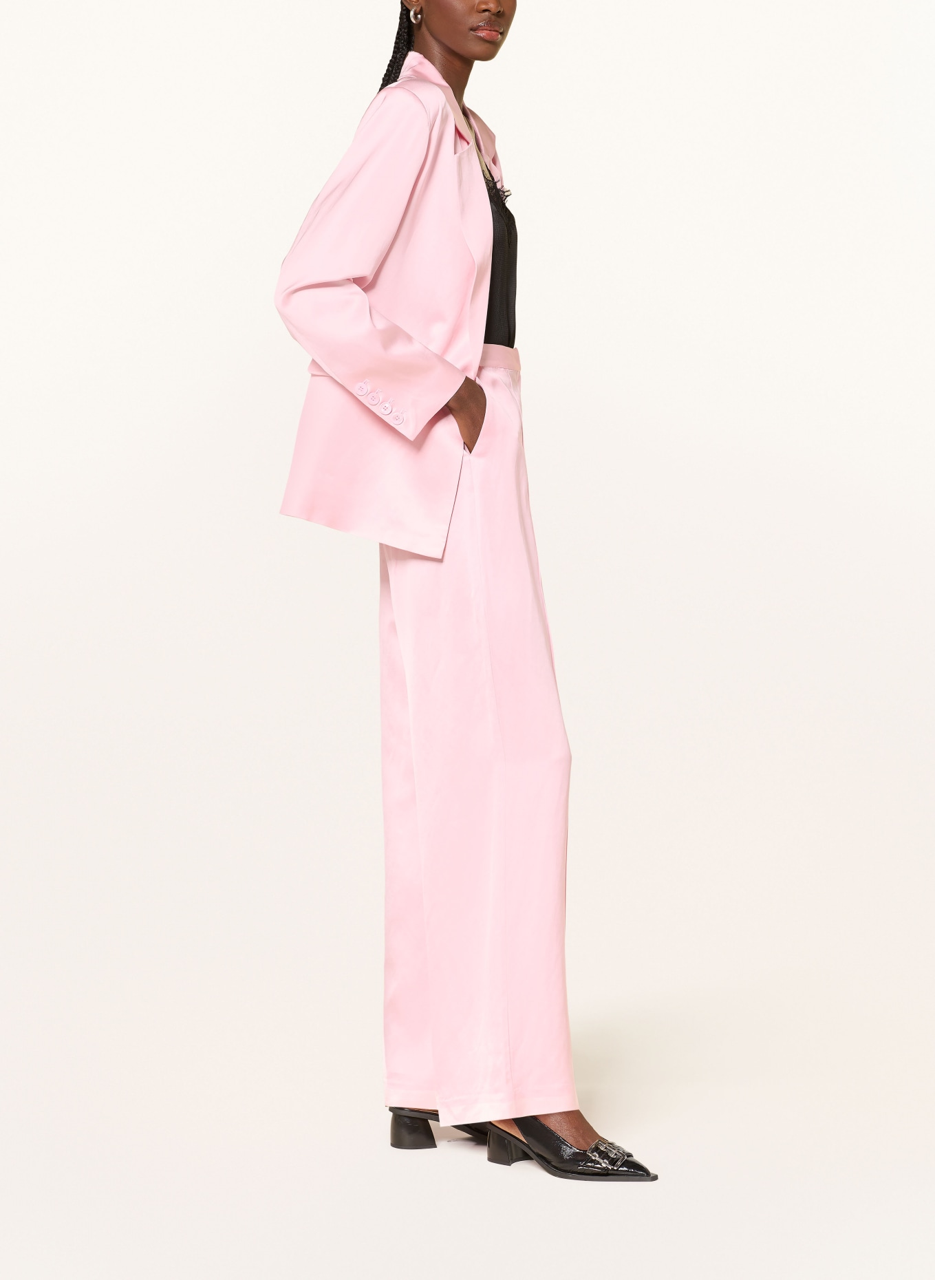 MRS & HUGS Marlenehose aus Satin: HELLROSA