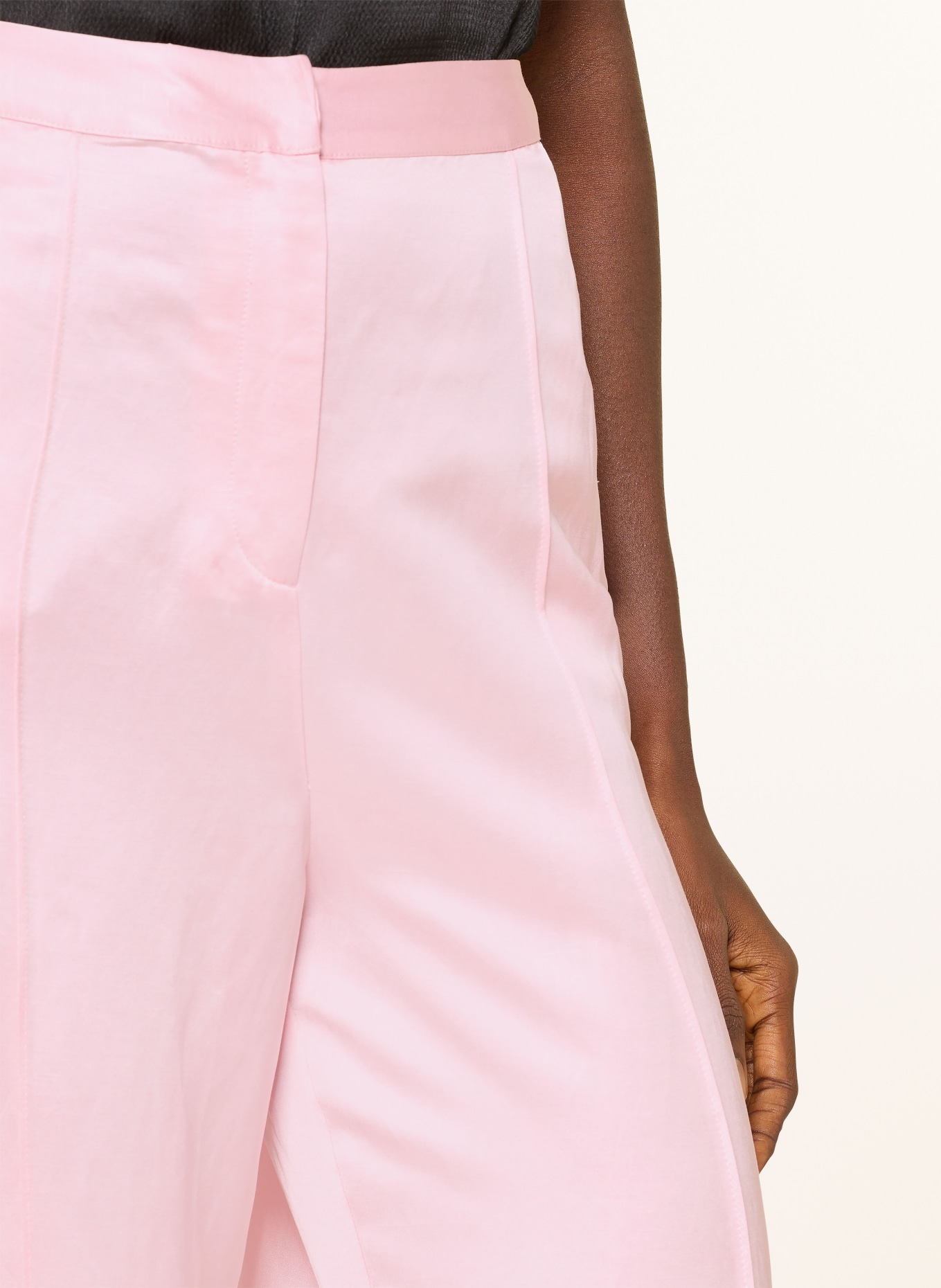 MRS & HUGS Marlenehose aus Satin: HELLROSA