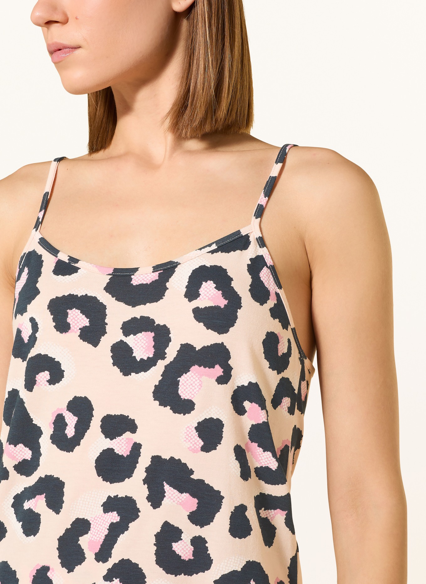 SHORT STORIES Slaapkamer: CRÈME / ROZE / DONKERBLAUW