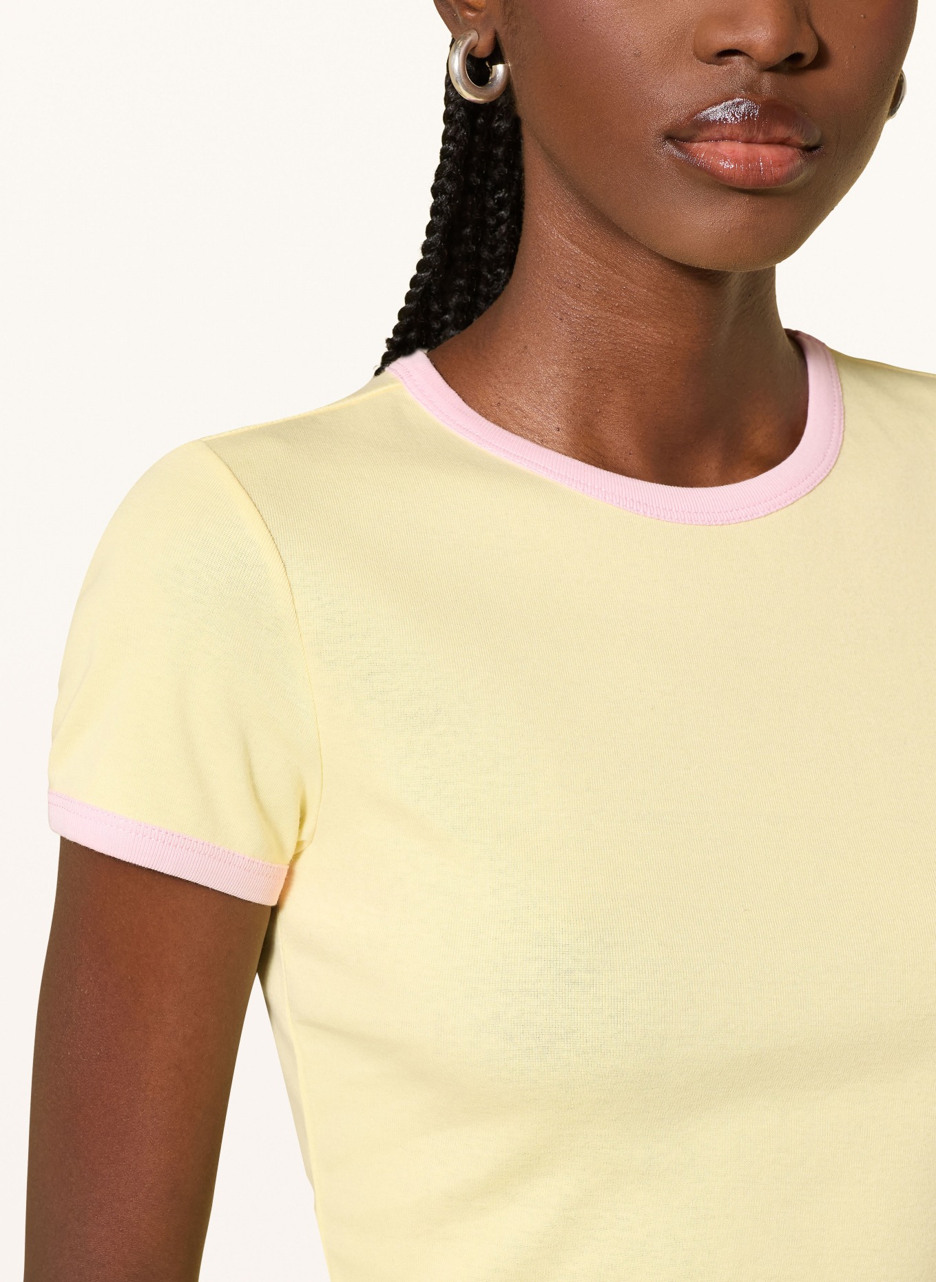 MRS & HUGS T-Shirt: GELB / ROSA