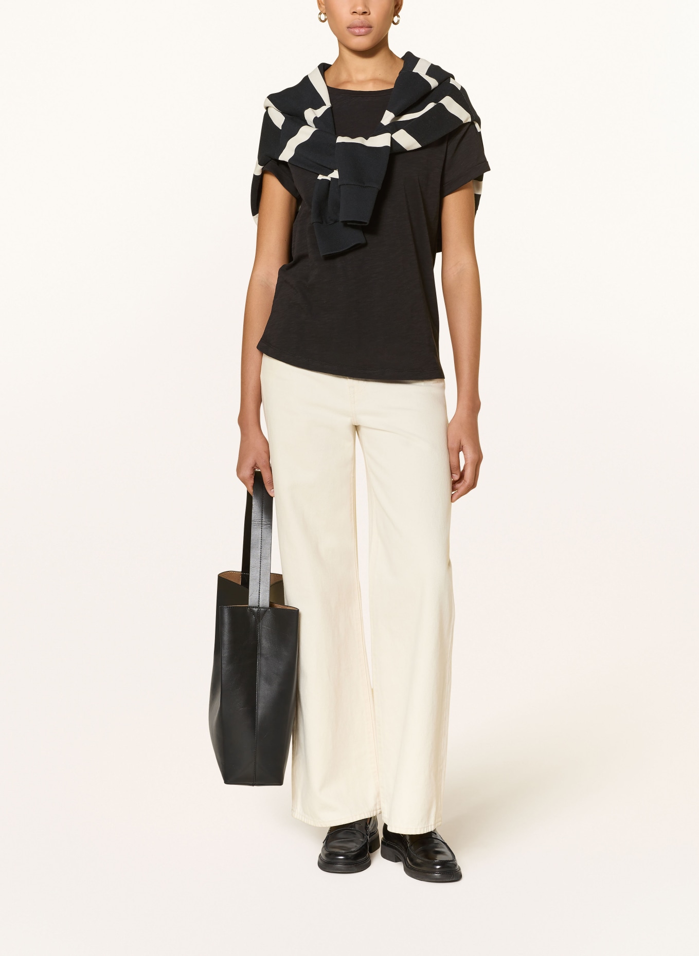 darling harbour T-Shirt: BLACK