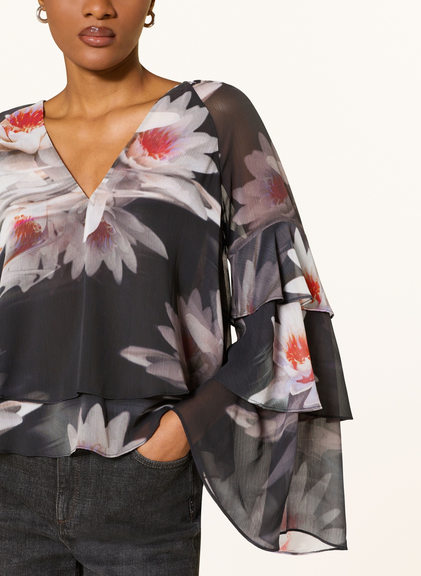 TED BAKER Bluzka JARLAH z falbanami: CZIEMNOSZARY / JASKRAWY POMARAŃCZOWY / ZIELONY