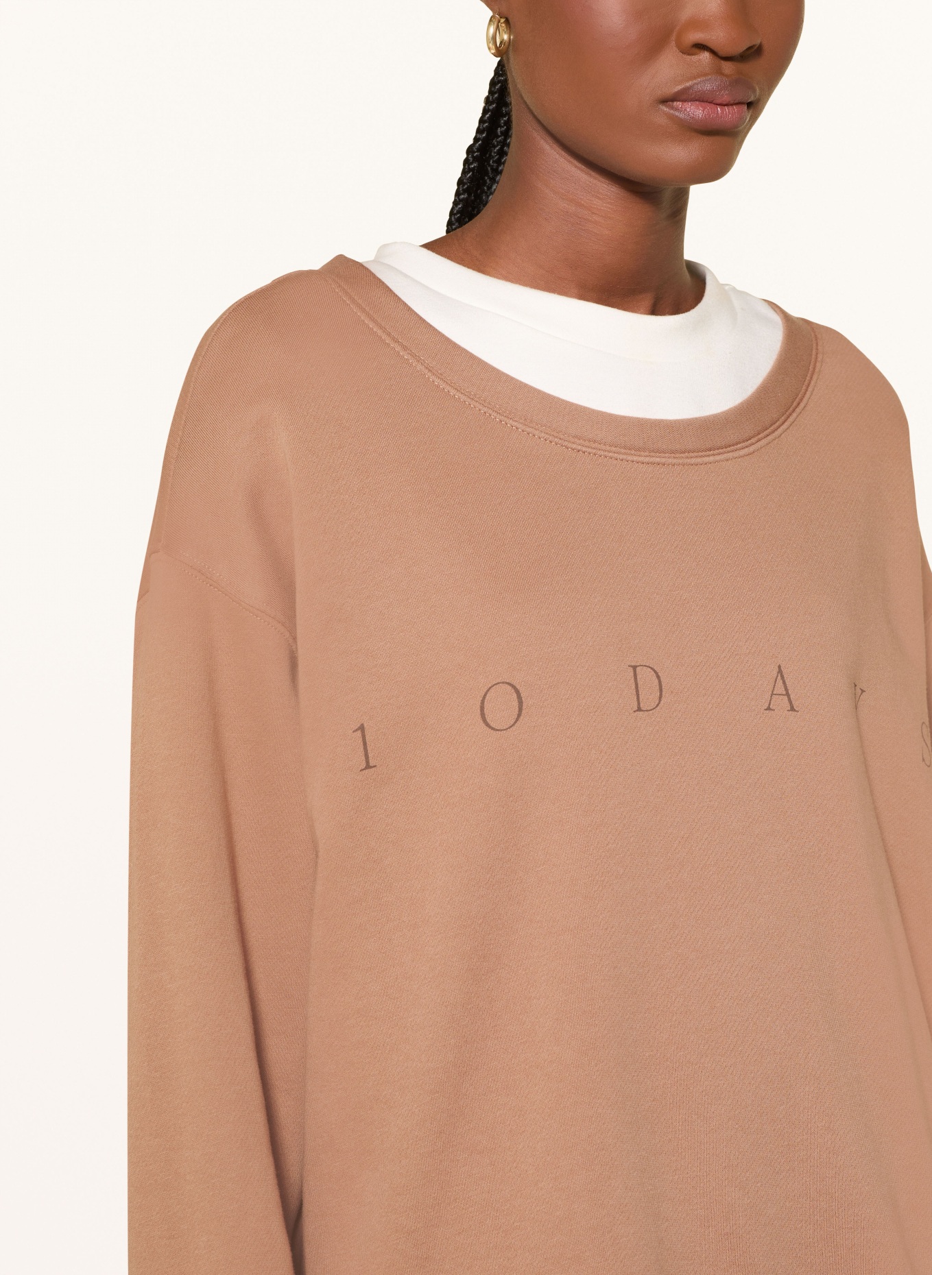 10DAYS Sweatshirt: BRAUN