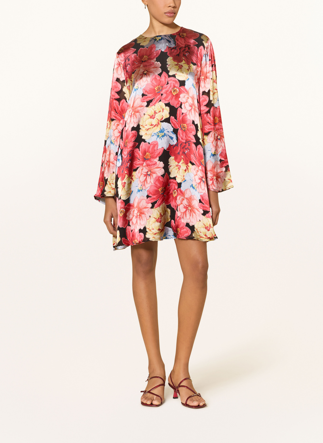 GESTUZ Šaty GZSIGRIDA: ČERVENÁ / TMAVĚ MODRÁ / ČERNÁ