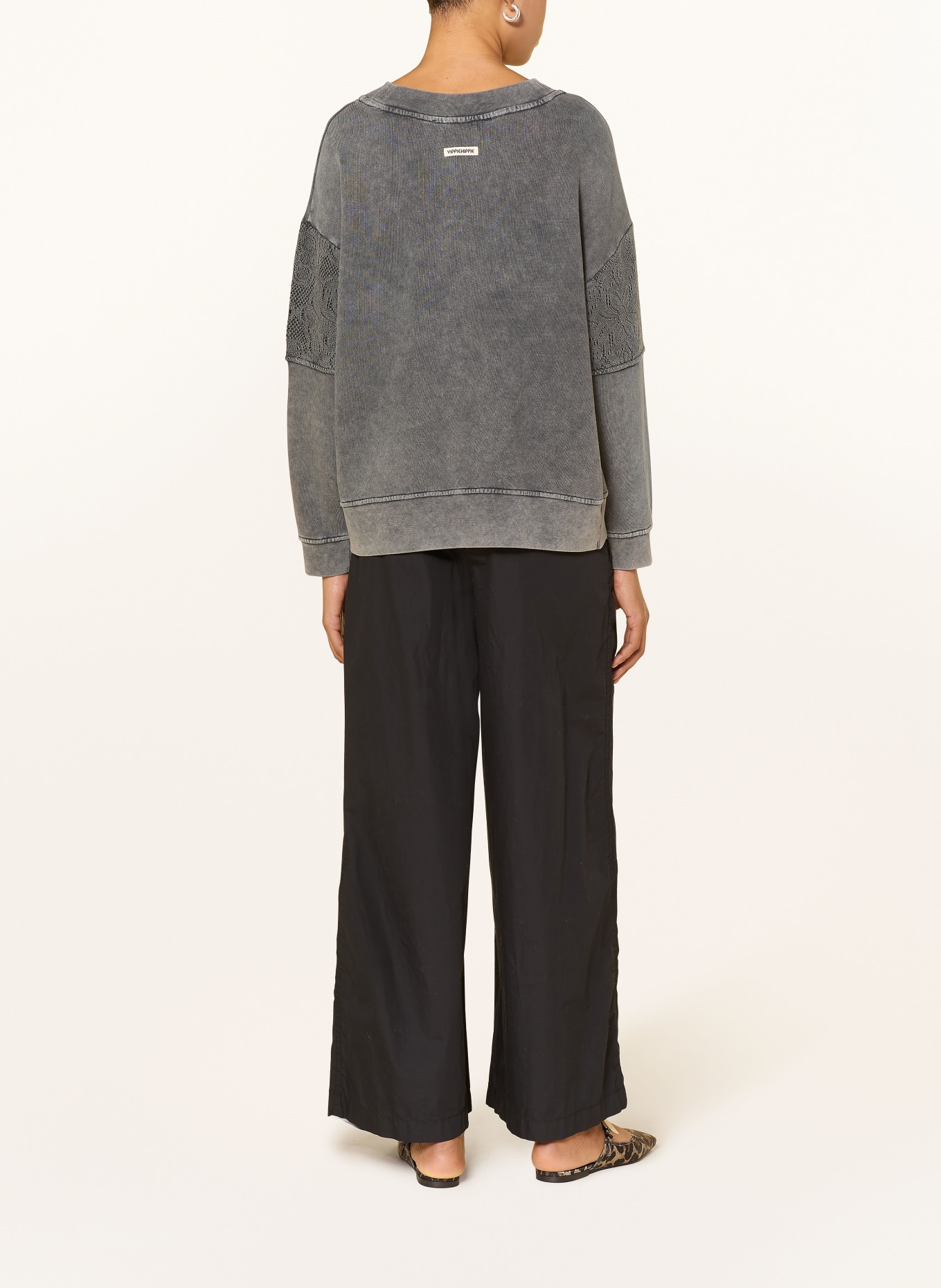 yippie hippie sweatshirt: GRAY