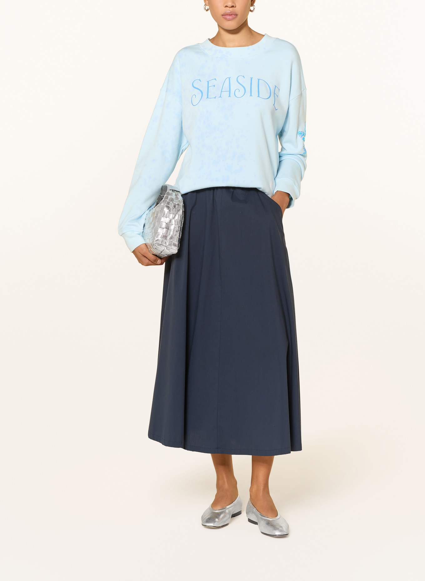 yippie hippie Sweatshirt with sequins: LIGHT BLUE