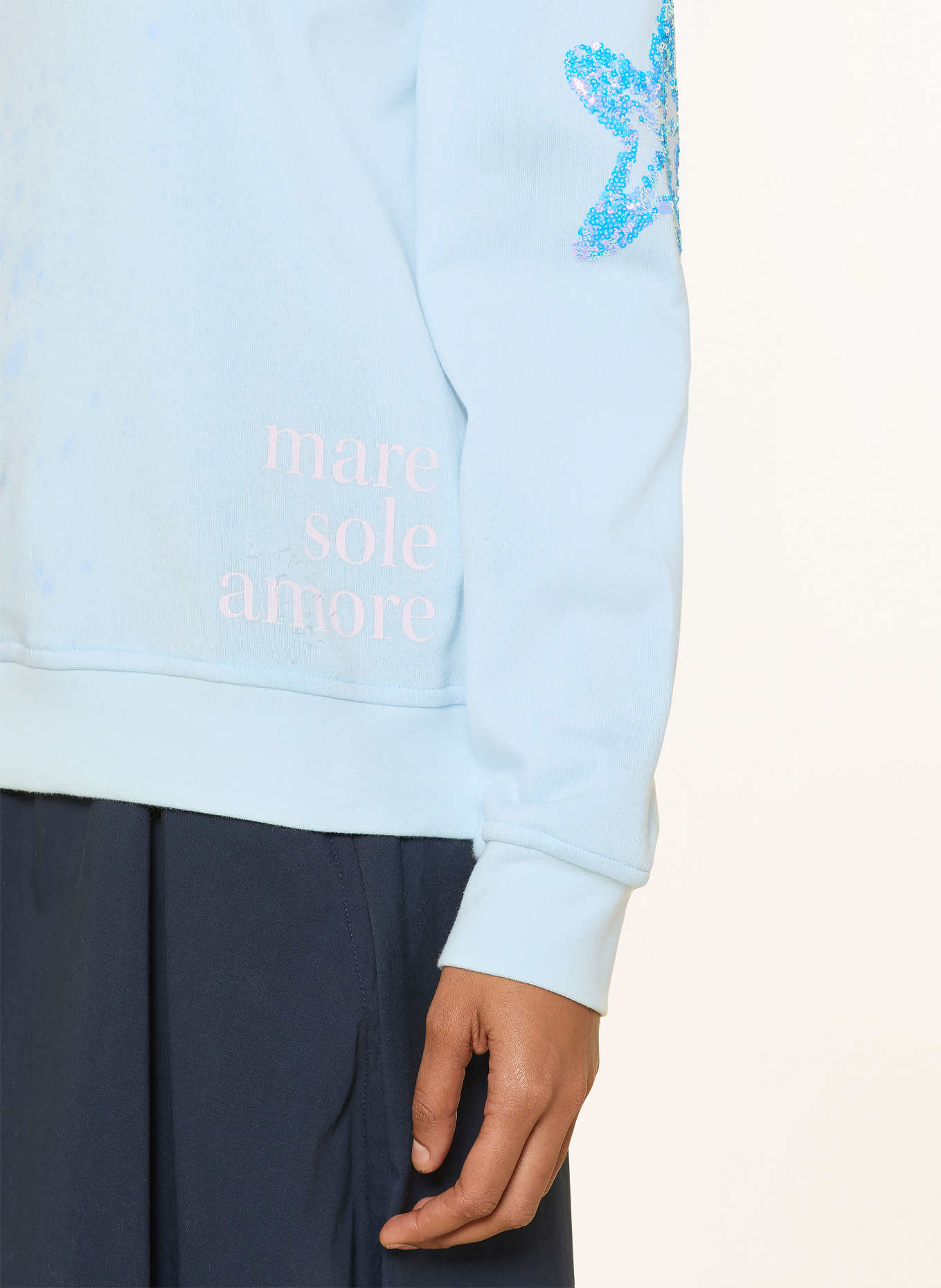 yippie hippie Sweatshirt with sequins: LIGHT BLUE
