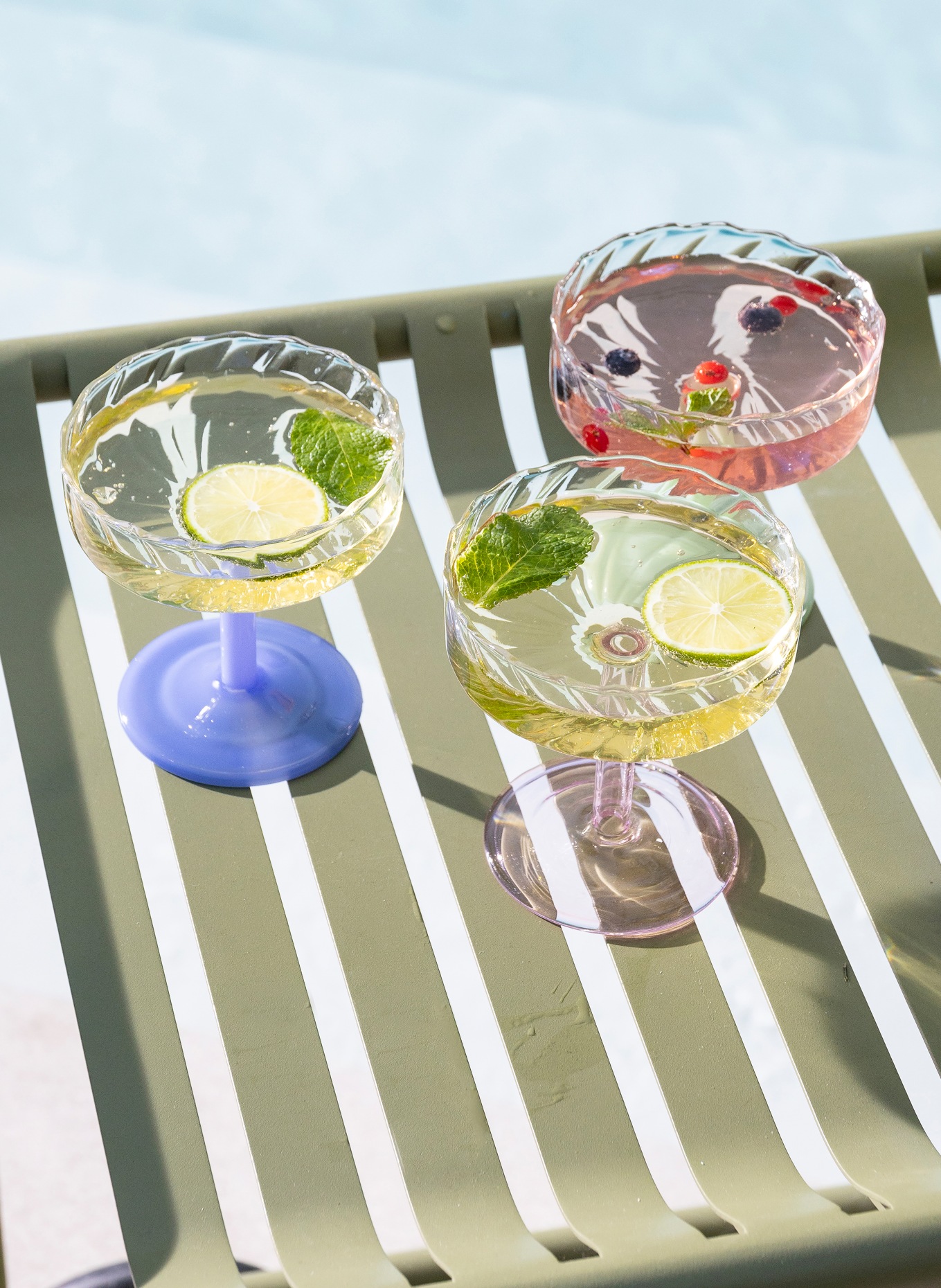 &k amsterdam Zestaw 2 kieliszków do szampana TWIRL: BIAŁY / RÓŻOWY