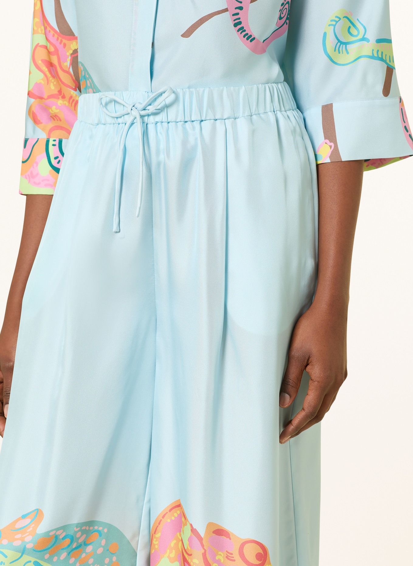 HERZENS Marlenehose aus Seide: HELLBLAU / ROSA / ORANGE