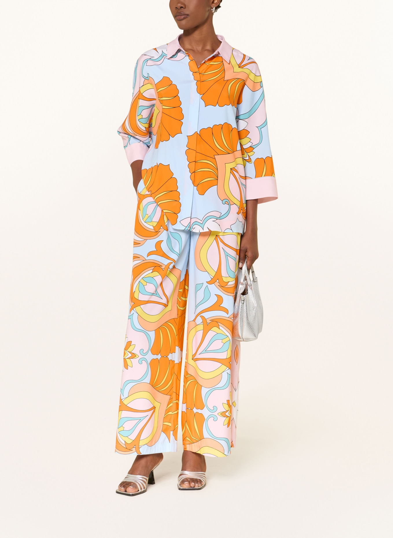 HERZENS Pantalon Marlene en soie: BLEU CLAIR / ORANGE / JAUNE