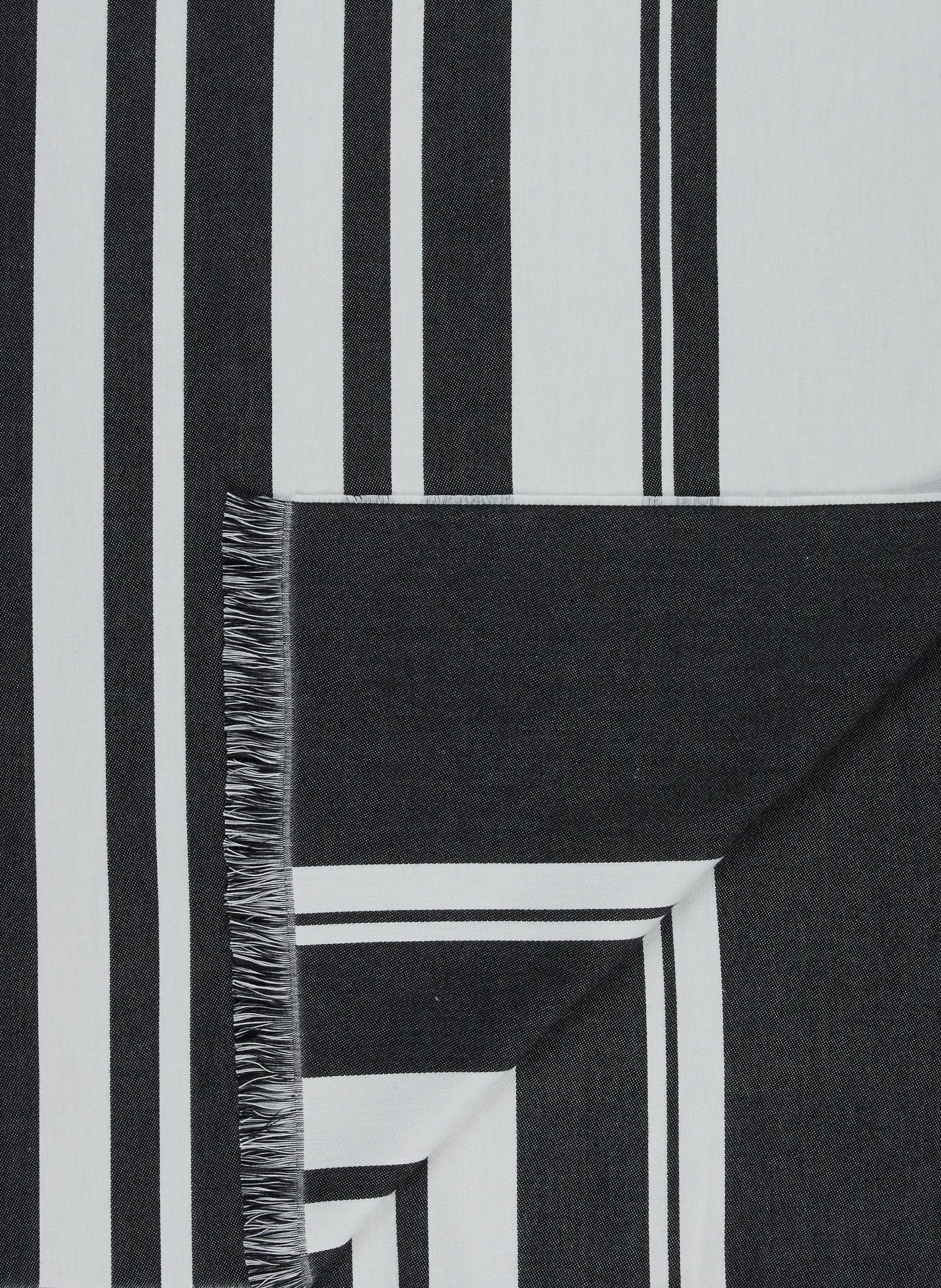 MARYAN MEHLHORN Strandtuch FUTA: WEISS / SCHWARZ