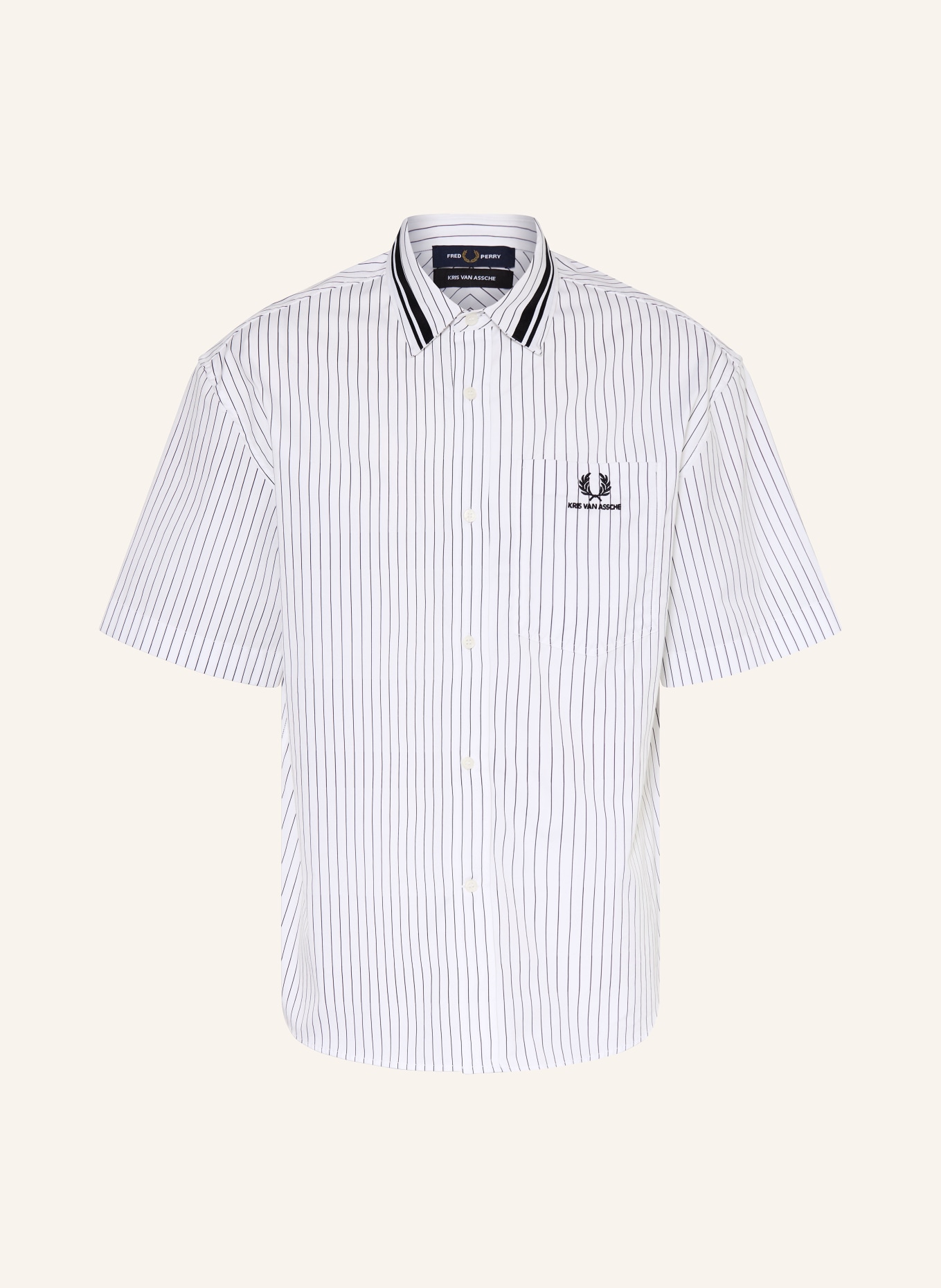 FRED PERRY Kurzarm-Hemd Comfort Fit: WEISS / SCHWARZ