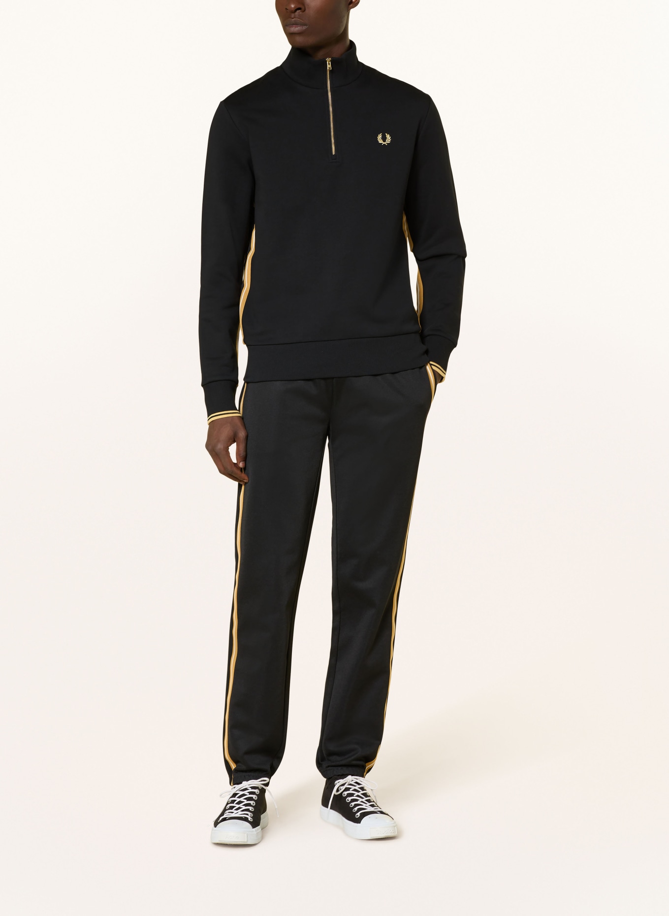 FRED PERRY Sweat-Troyer: ČERNÁ