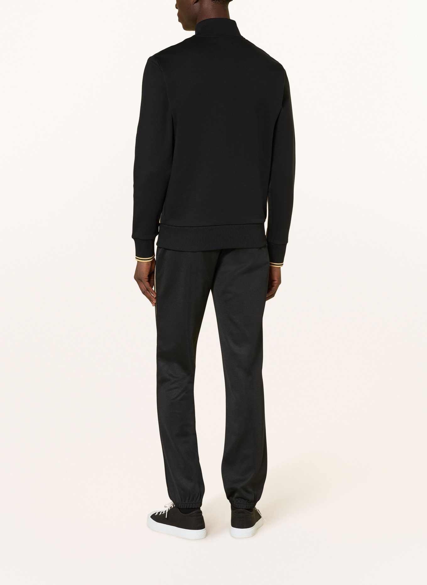 FRED PERRY Sweat-Troyer: ČERNÁ