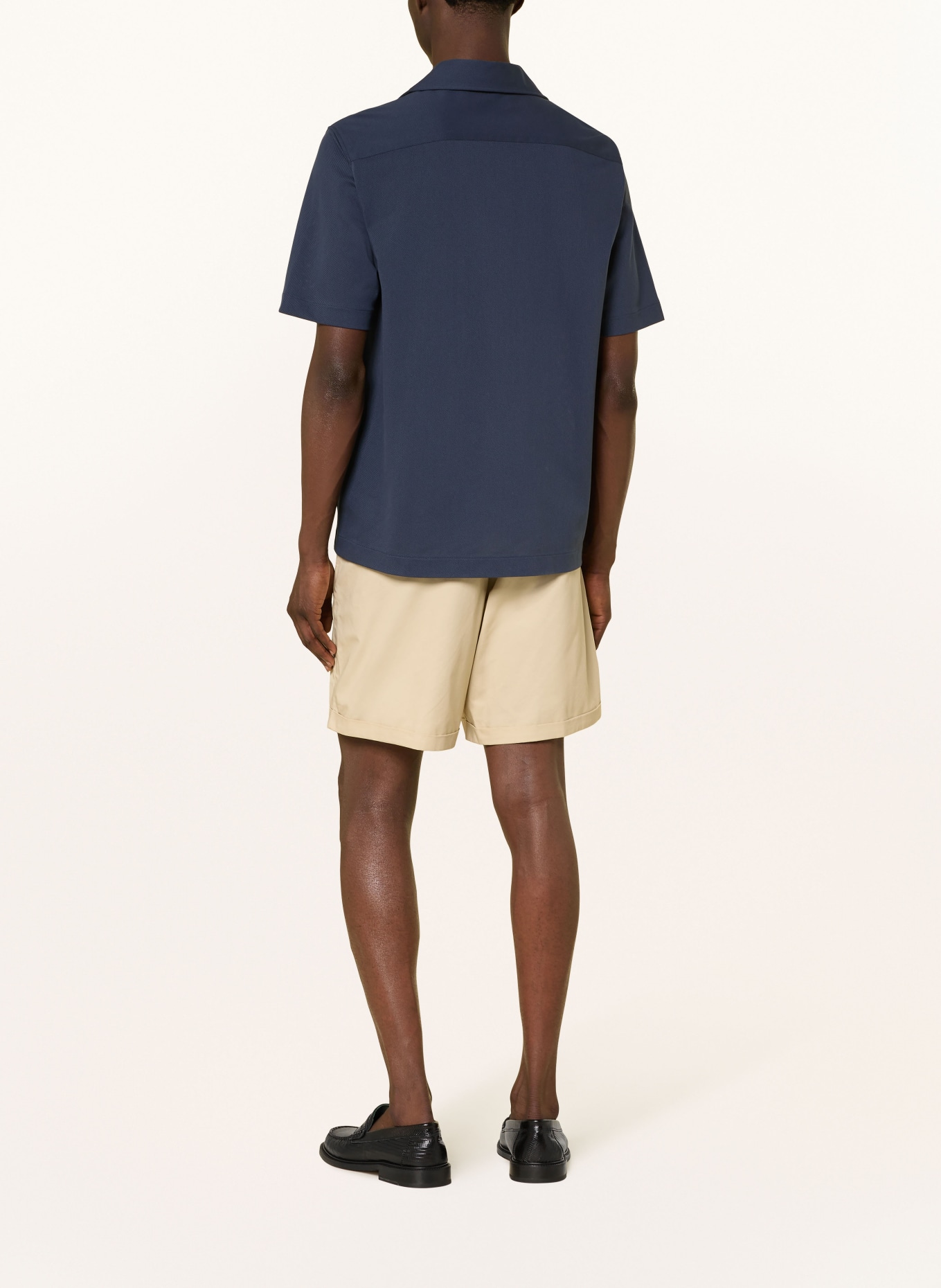 FRED PERRY Shorts: CREME