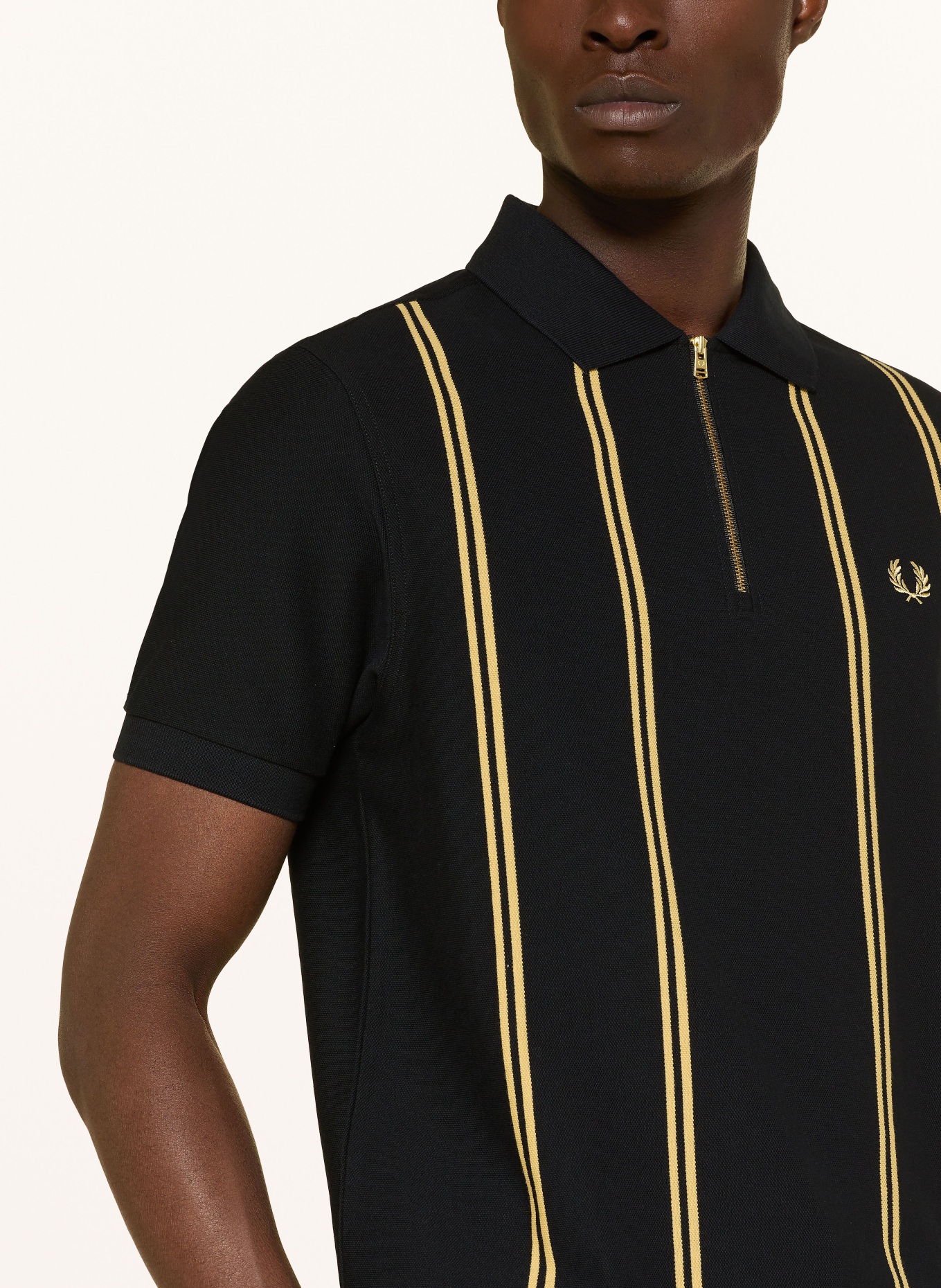 FRED PERRY Piqué-Poloshirt: SCHWARZ / HELLGELB
