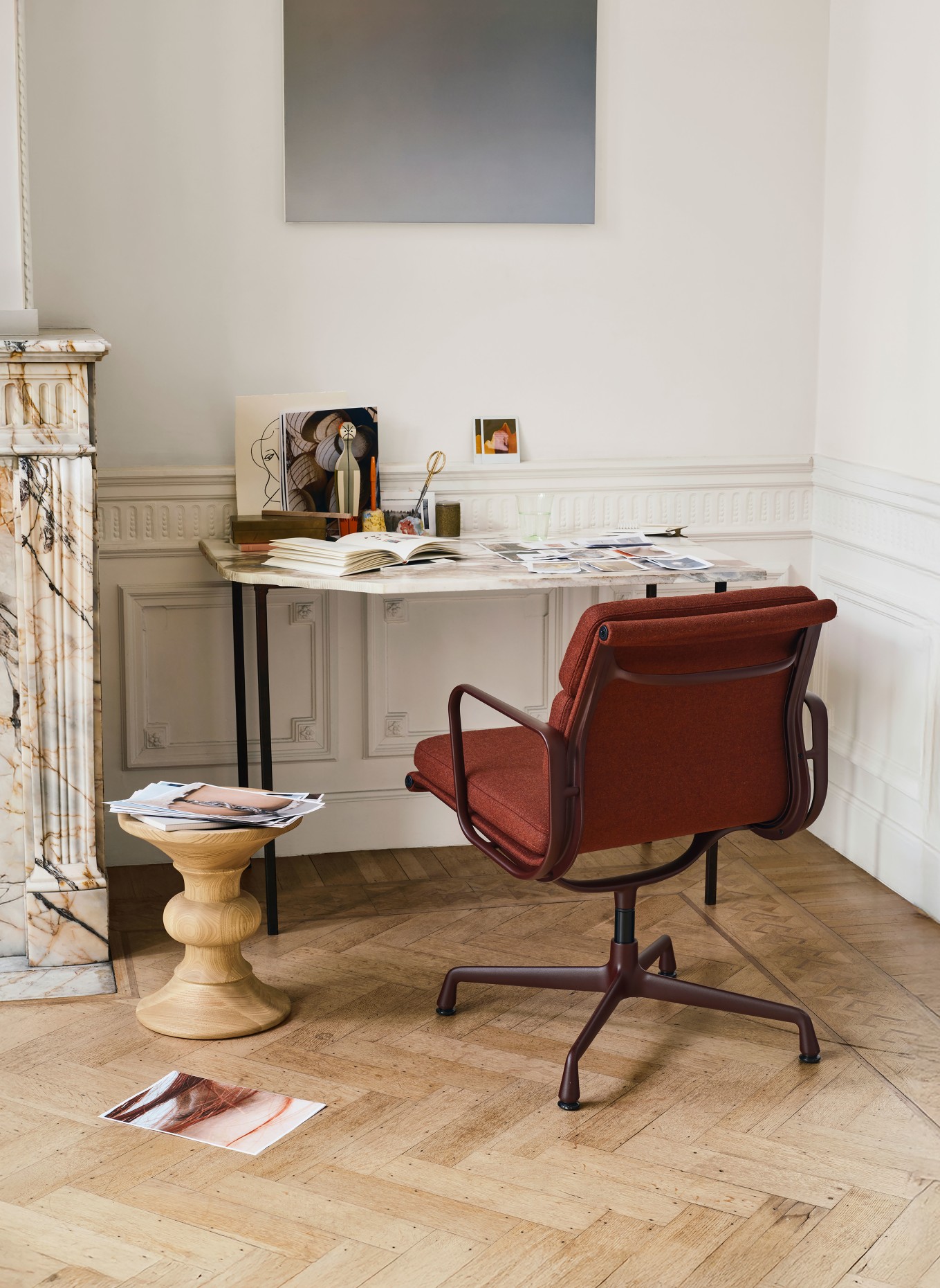 vitra Stolička EAMES STOOL MODEL B: SVĚTLE HNĚDÁ