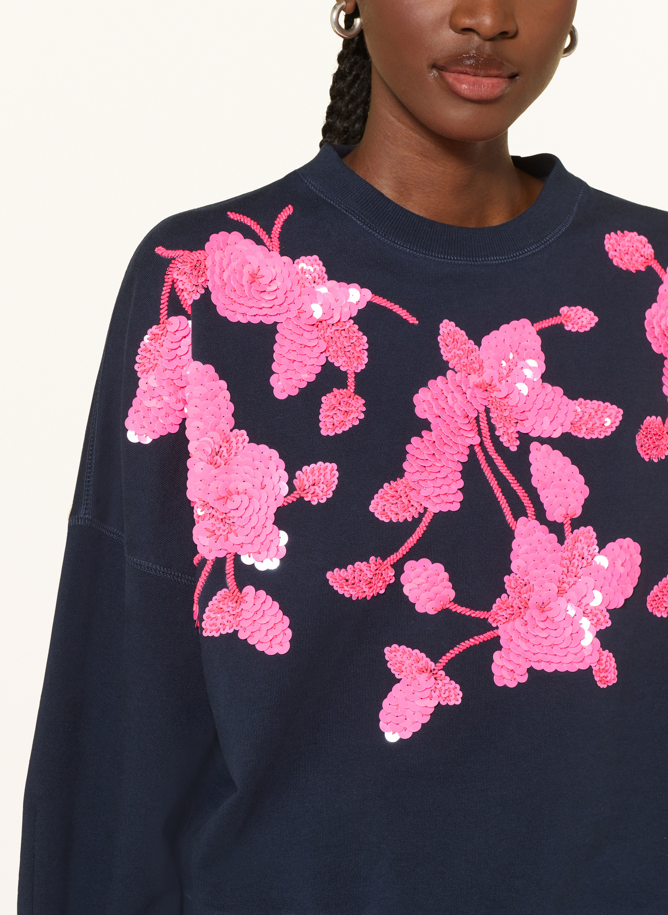 ESSENTIEL ANTWERP Sweatshirt JAGA mit Pailletten: DUNKELBLAU / PINK