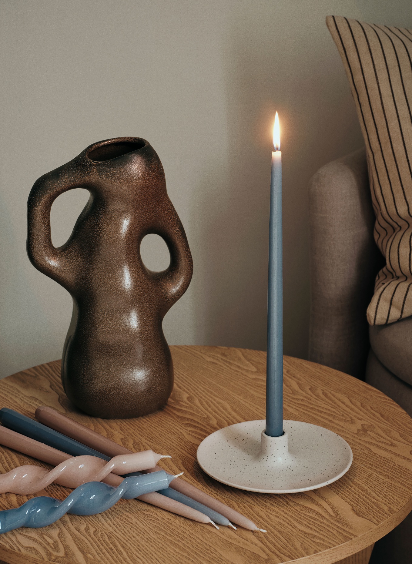 BROSTE COPENHAGEN Váza ISOLDE: TMAVĚ HNĚDÁ