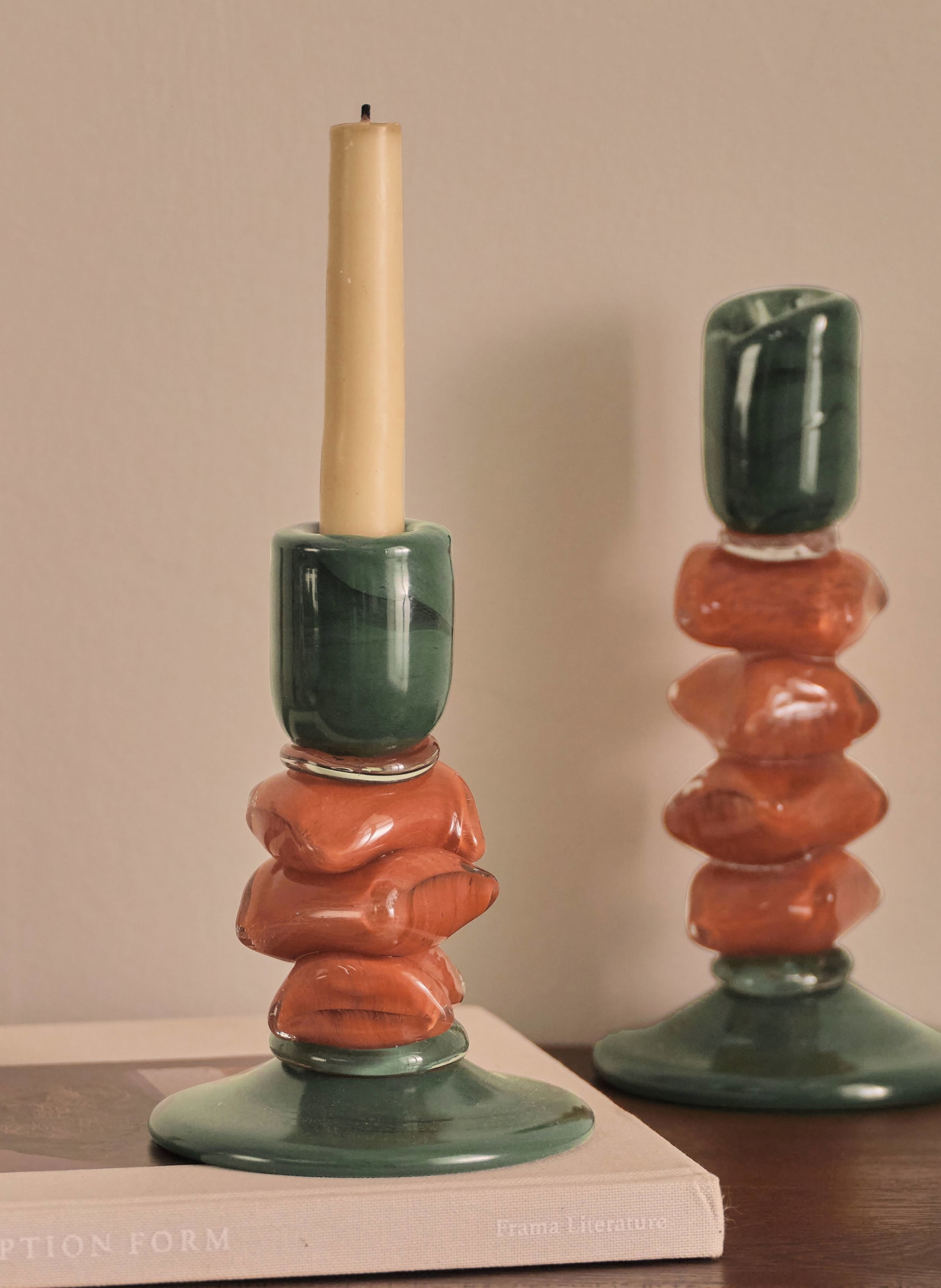 Jotex Svíčka LEIA: ČERVENÁ / TMAVĚ ZELENÁ