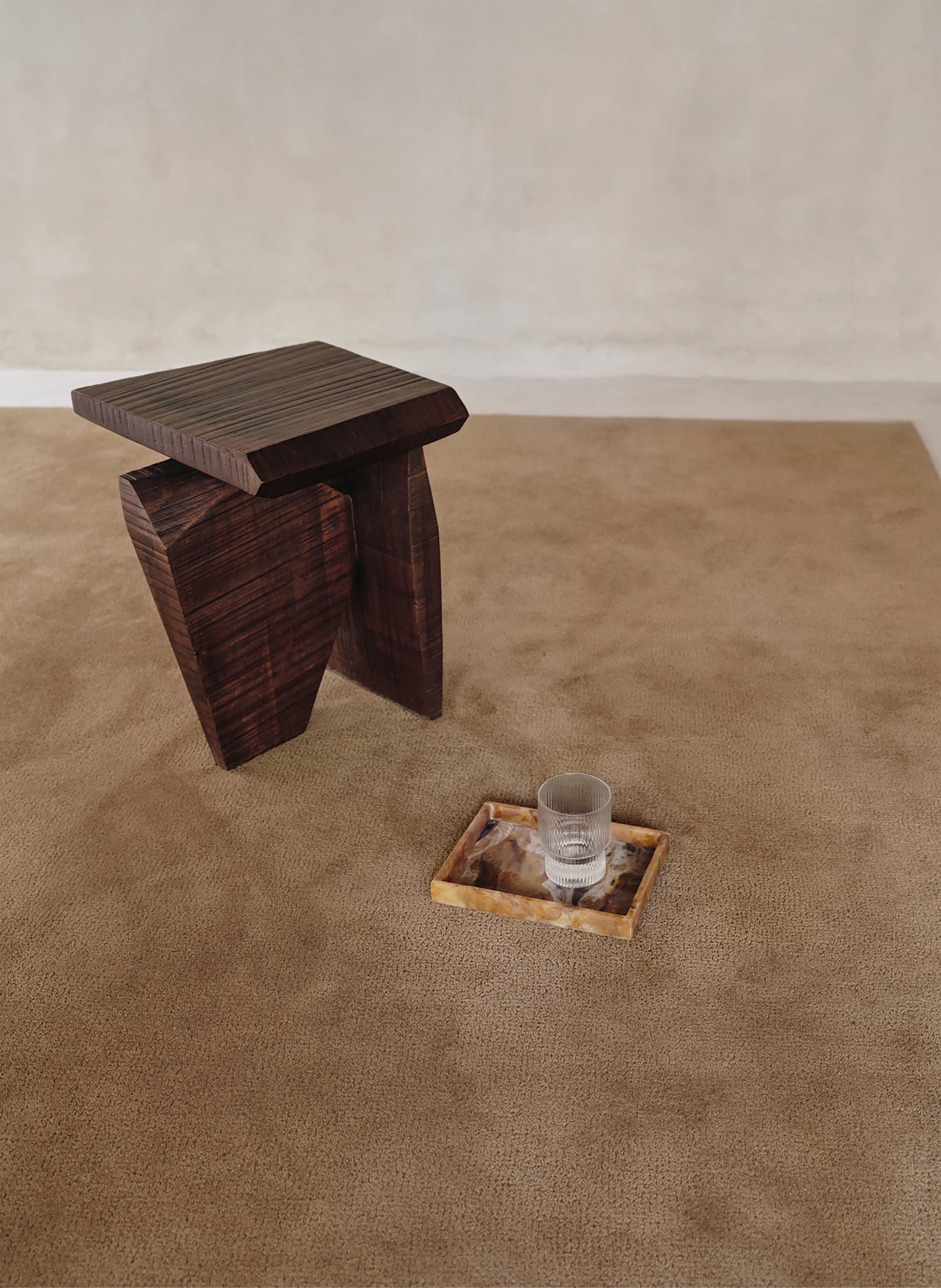 Ferm LIVING Taca MIST: CIEMNOBRĄZOWY / BRĄZOWY