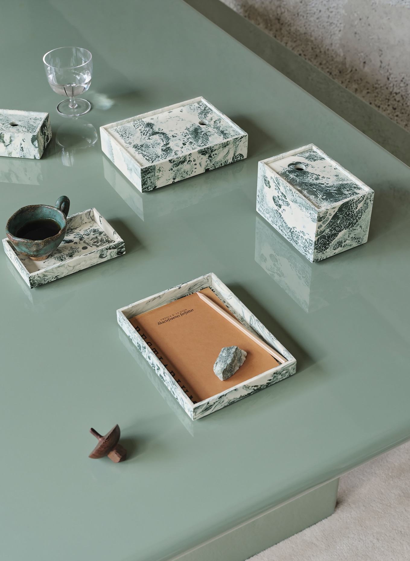 Ferm LIVING Taca MIST: CIEMNOZIELONY / JASNOZIELONY